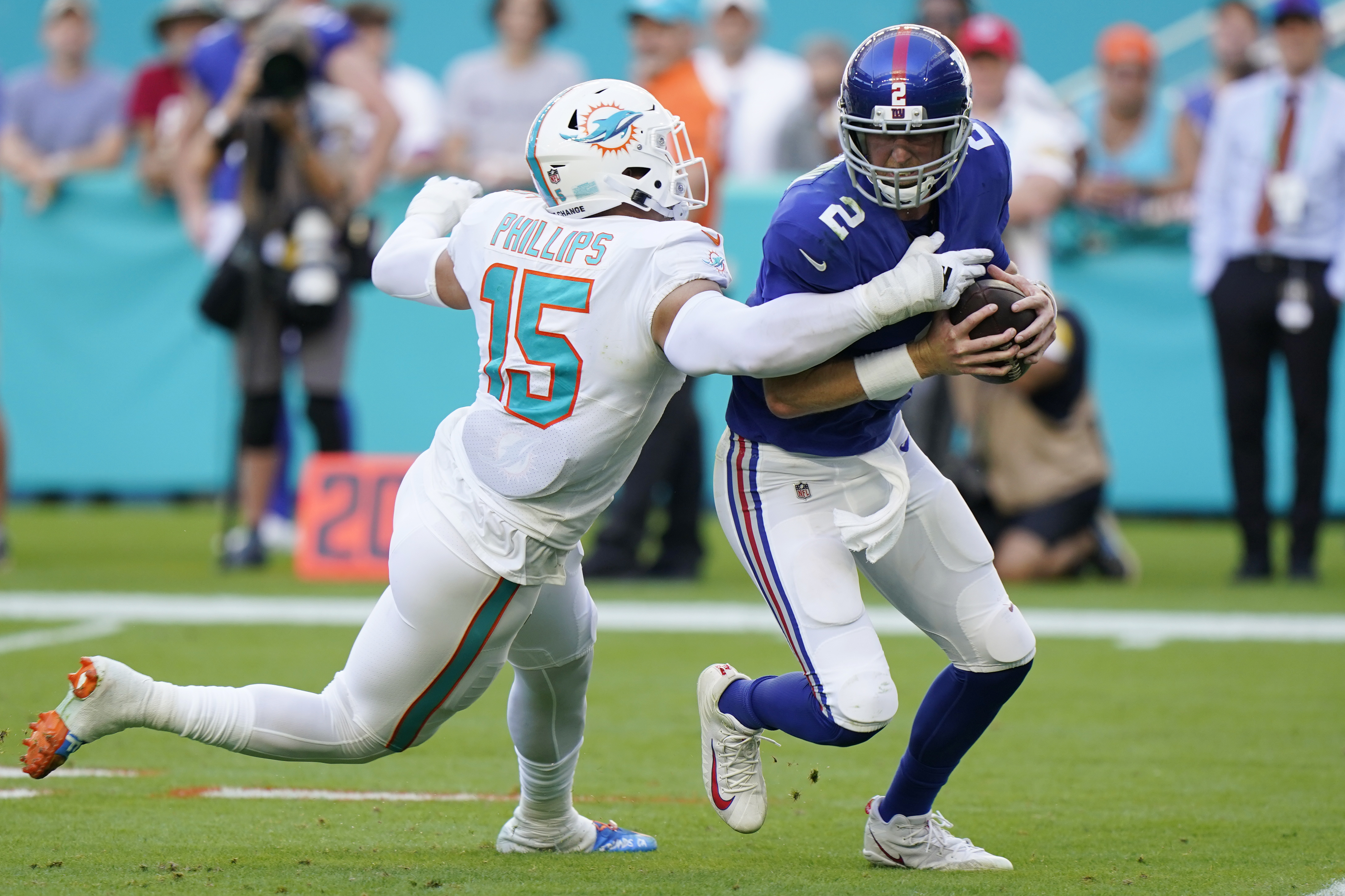 Streak continues: Tua, Dolphins hold off Giants, win 20-9