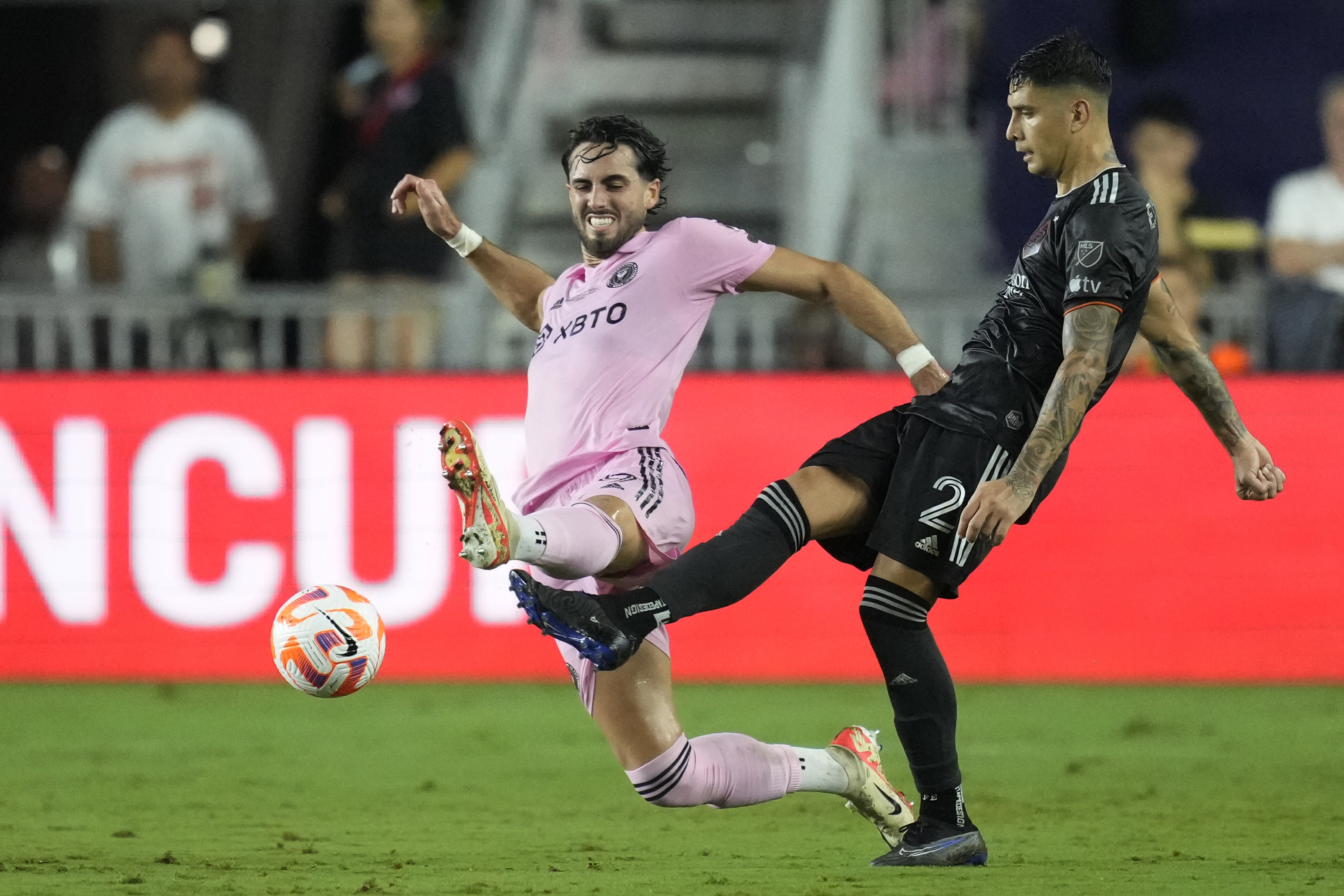 Atlanta United signs Argentine defender Escobar - NBC Sports