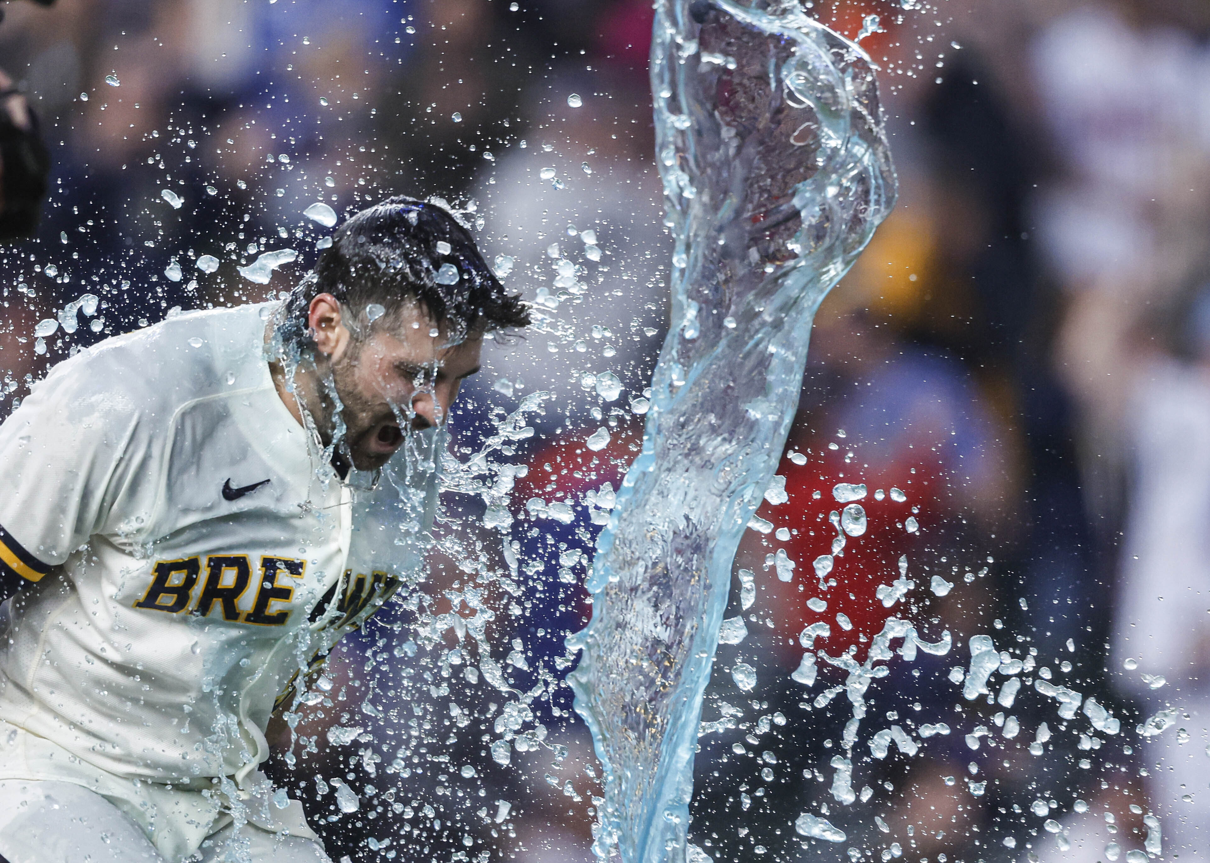 Garrett Mitchell clubs walk-off HR as Brewers sweep Mets