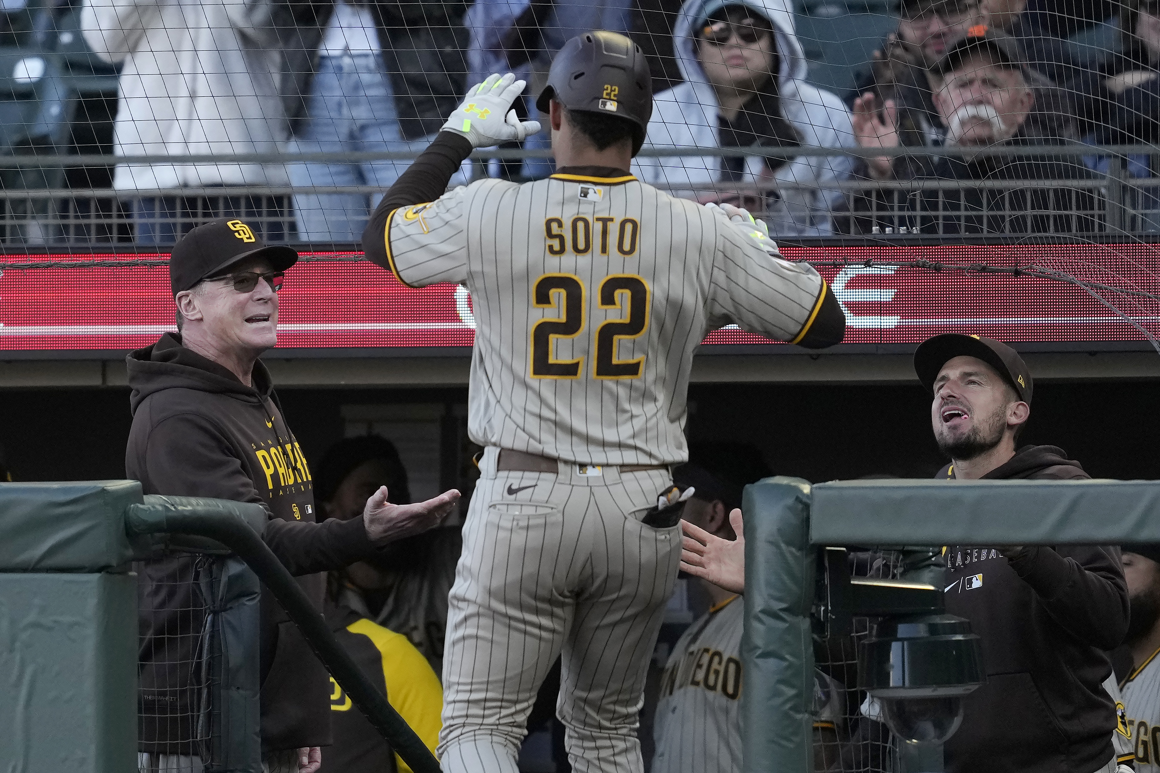 Mike Yastrzemski's walk-off HR sends Giants past Padres in 10th