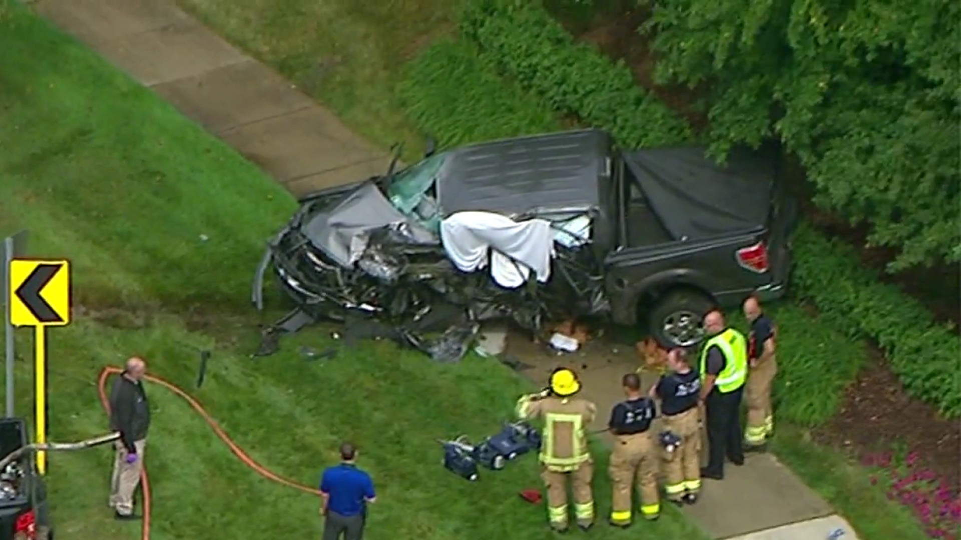 Woman killed, man hurt when truck crosses center line, causes head-on crash  in Novi, police say