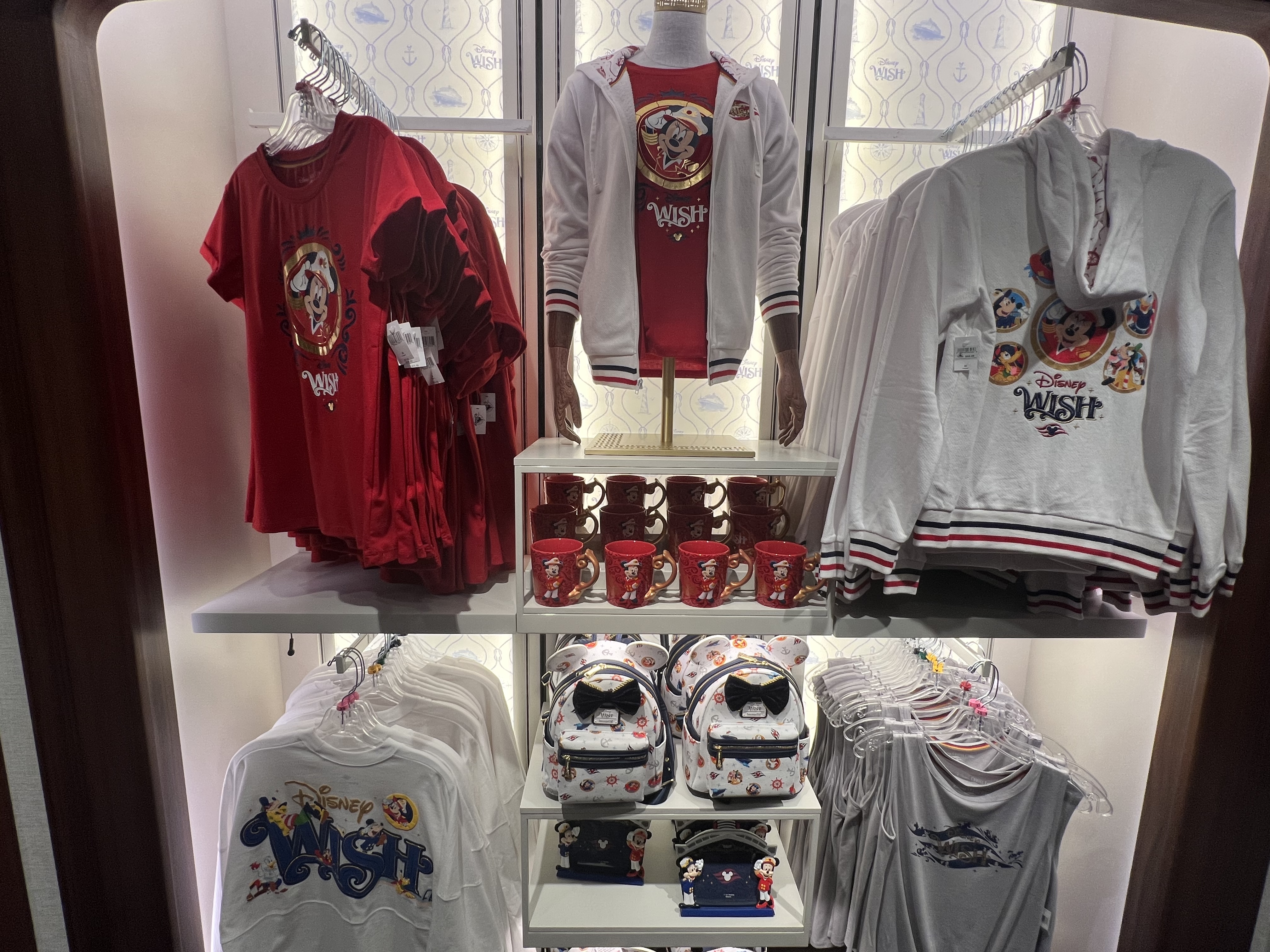 Premier aperçu de la boutique Treasures Untold sur le Disney Wish