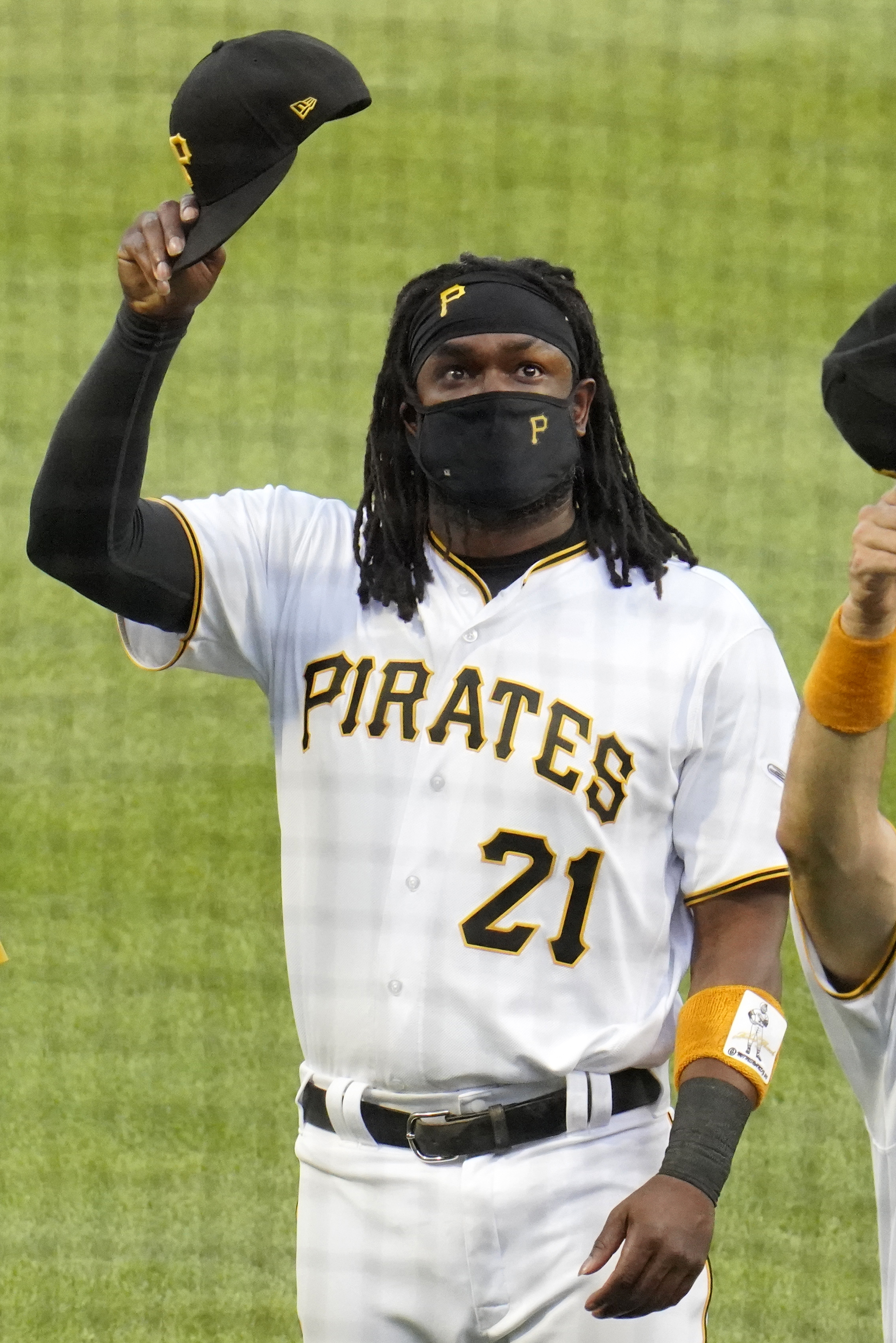 MLB's Puerto Rican-born players honor Roberto Clemente by wearing 21