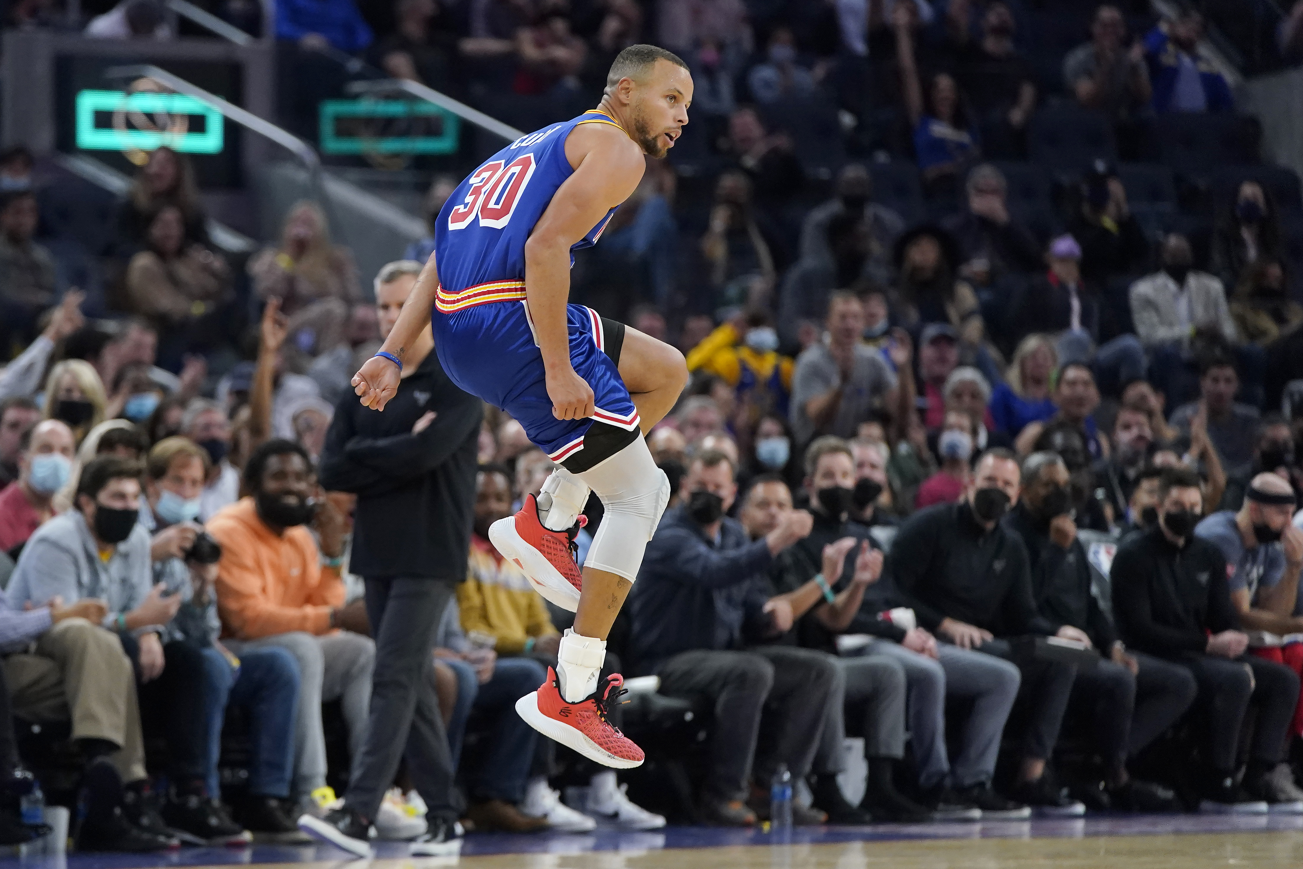 Stephen Curry - Game-Worn 2021 NBA All-Star Shorts - 1st Half - Scored 28  Points