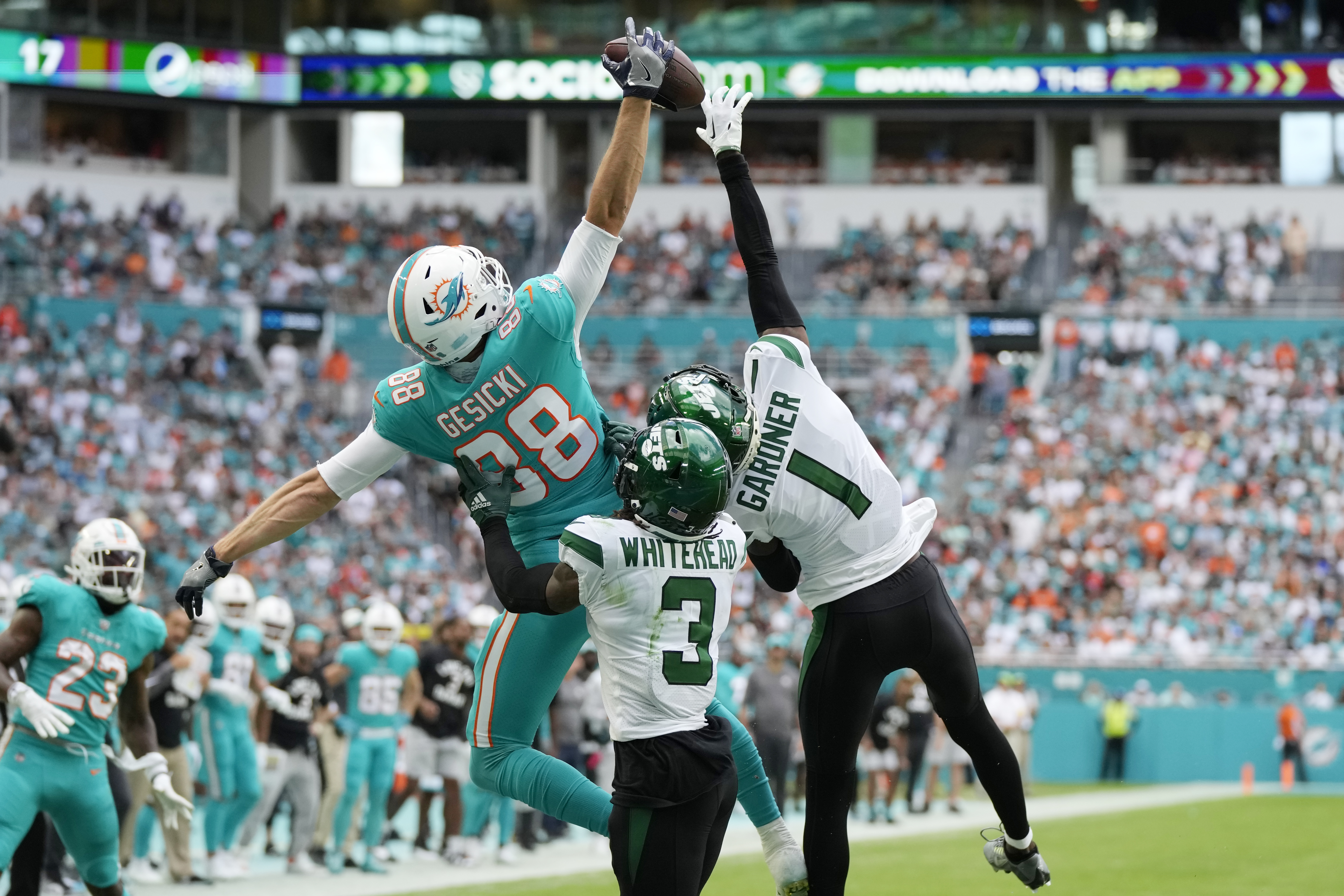 Miami Gardens, Florida, USA. 1st Dec, 2019. The Miami Dolphins players  enter the field to play an NFL football game against the Philadelphia Eagles  at the Hard Rock Stadium in Miami Gardens