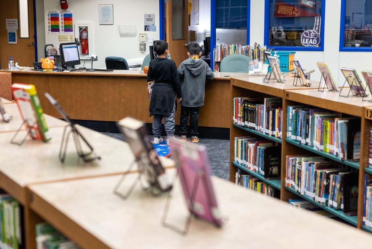 1200px x 804px - Texas lawmakers' attempts to ban school library books deemed inappropriate  for kids spur confusion â€” and concerns