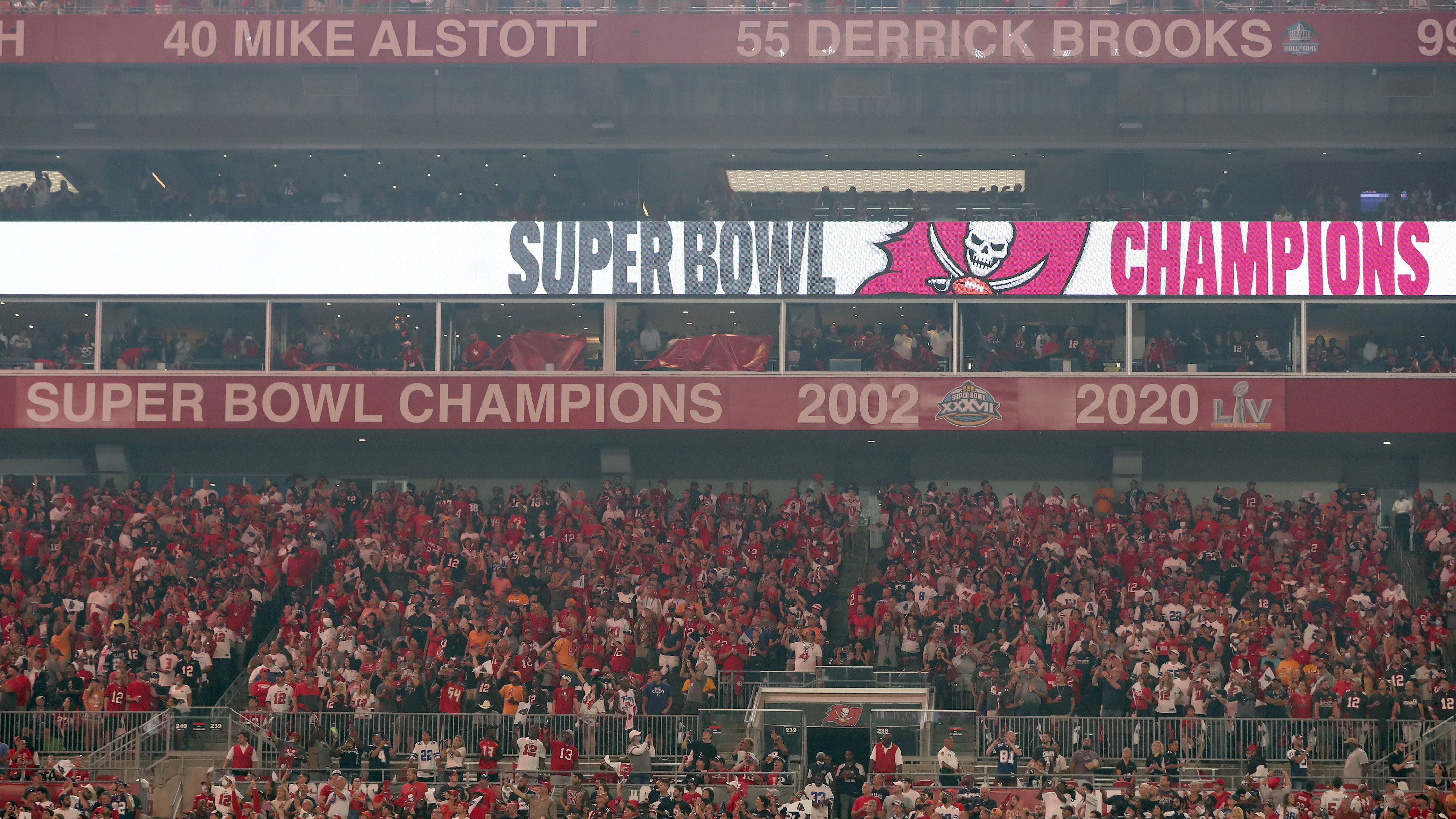 When does Super Bowl 2021 kick off? 