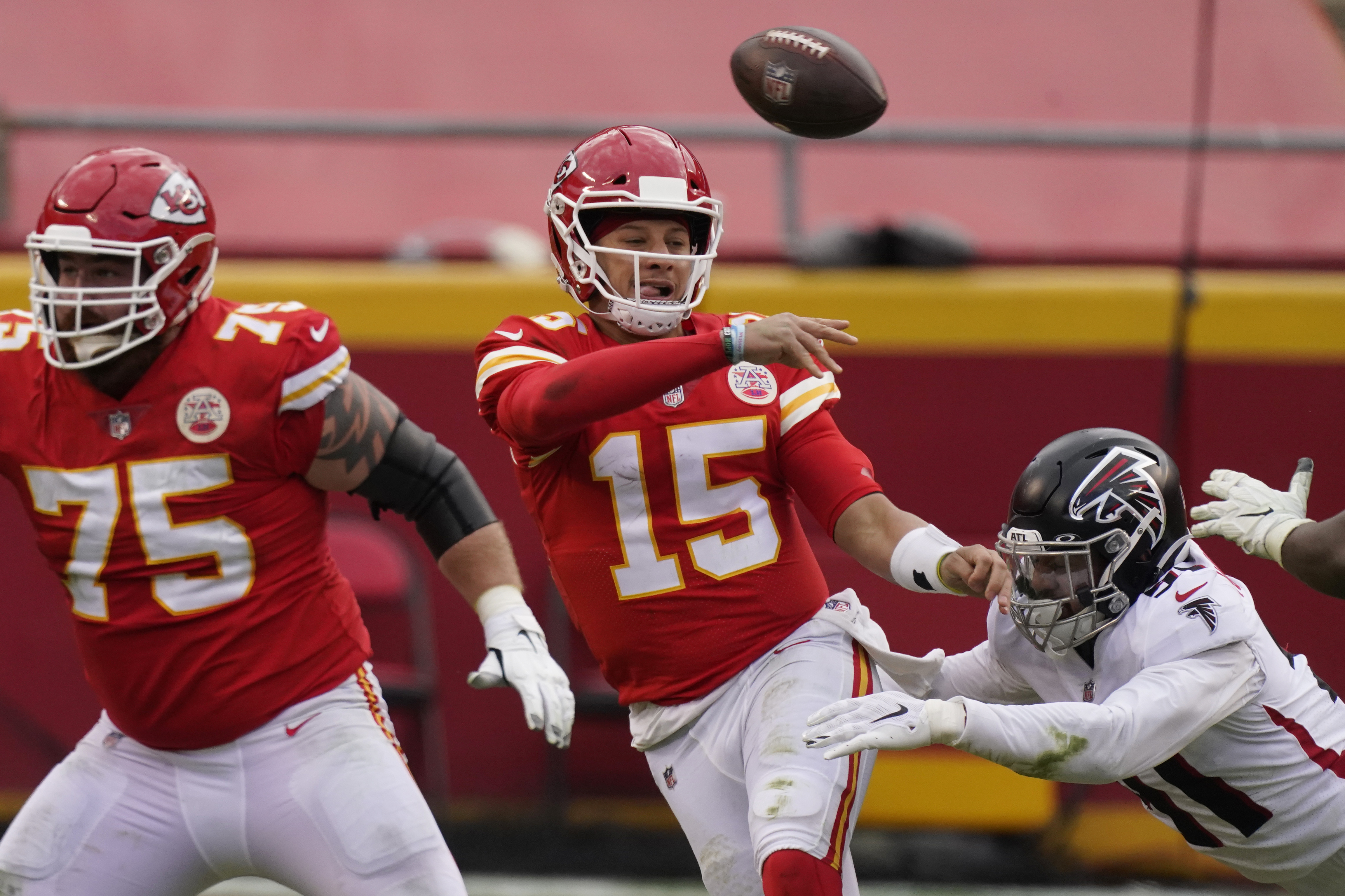 Mahomes and Chiefs mount late comeback to defeat Titans in overtime