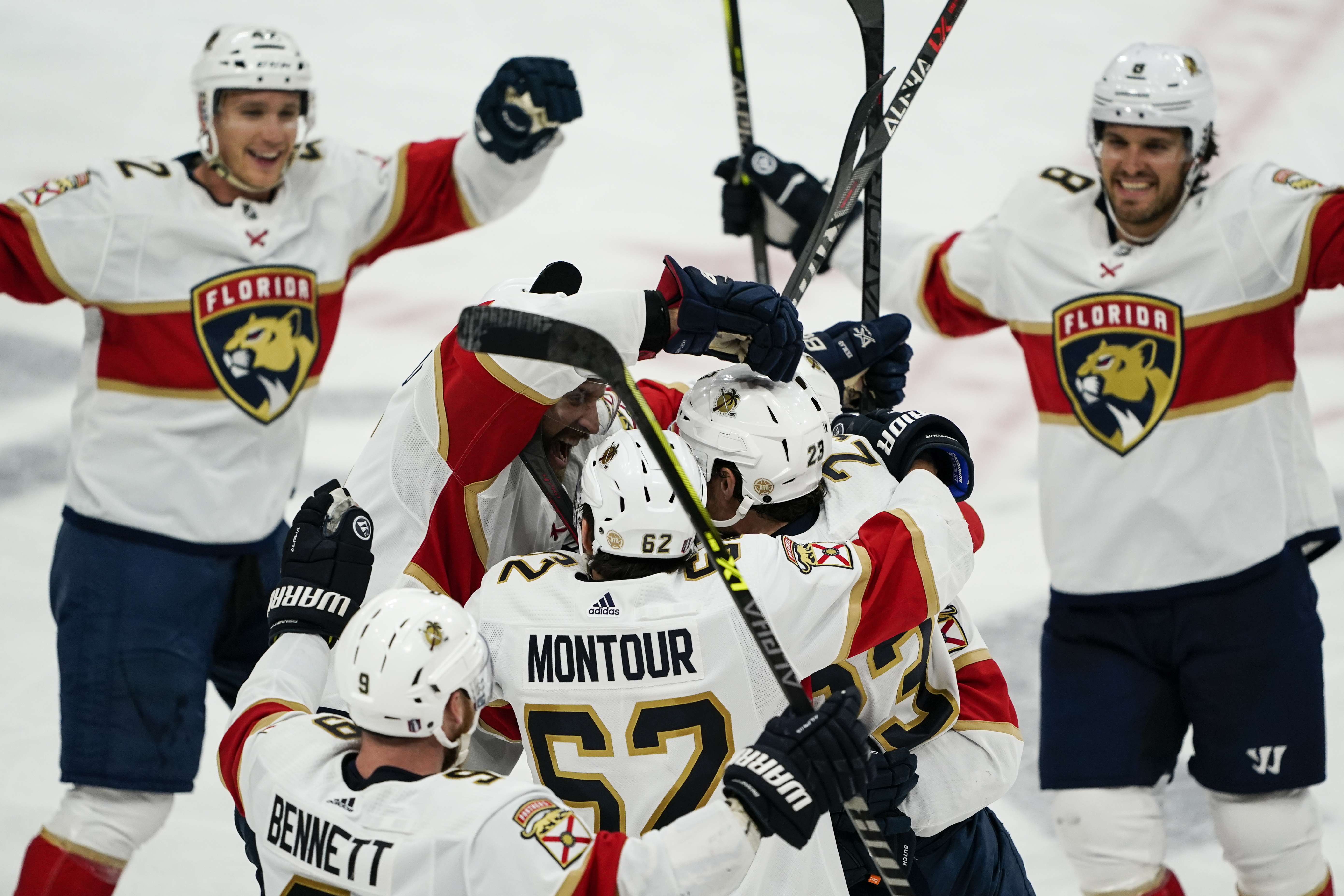 Panthers rout Capitals 5-1 in Game 2 to even series