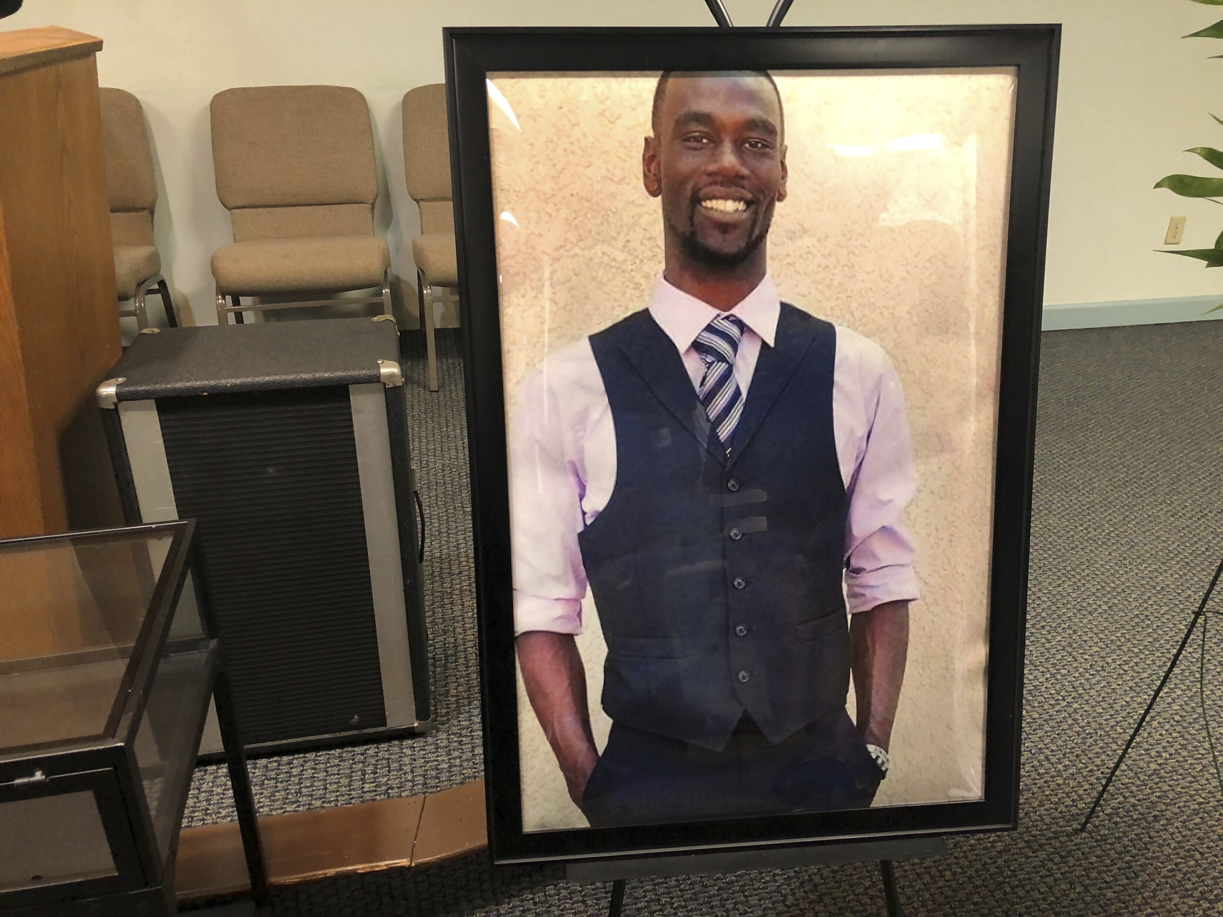 Live stream: Family of Tyre Nichols holds funeral services in Memphis