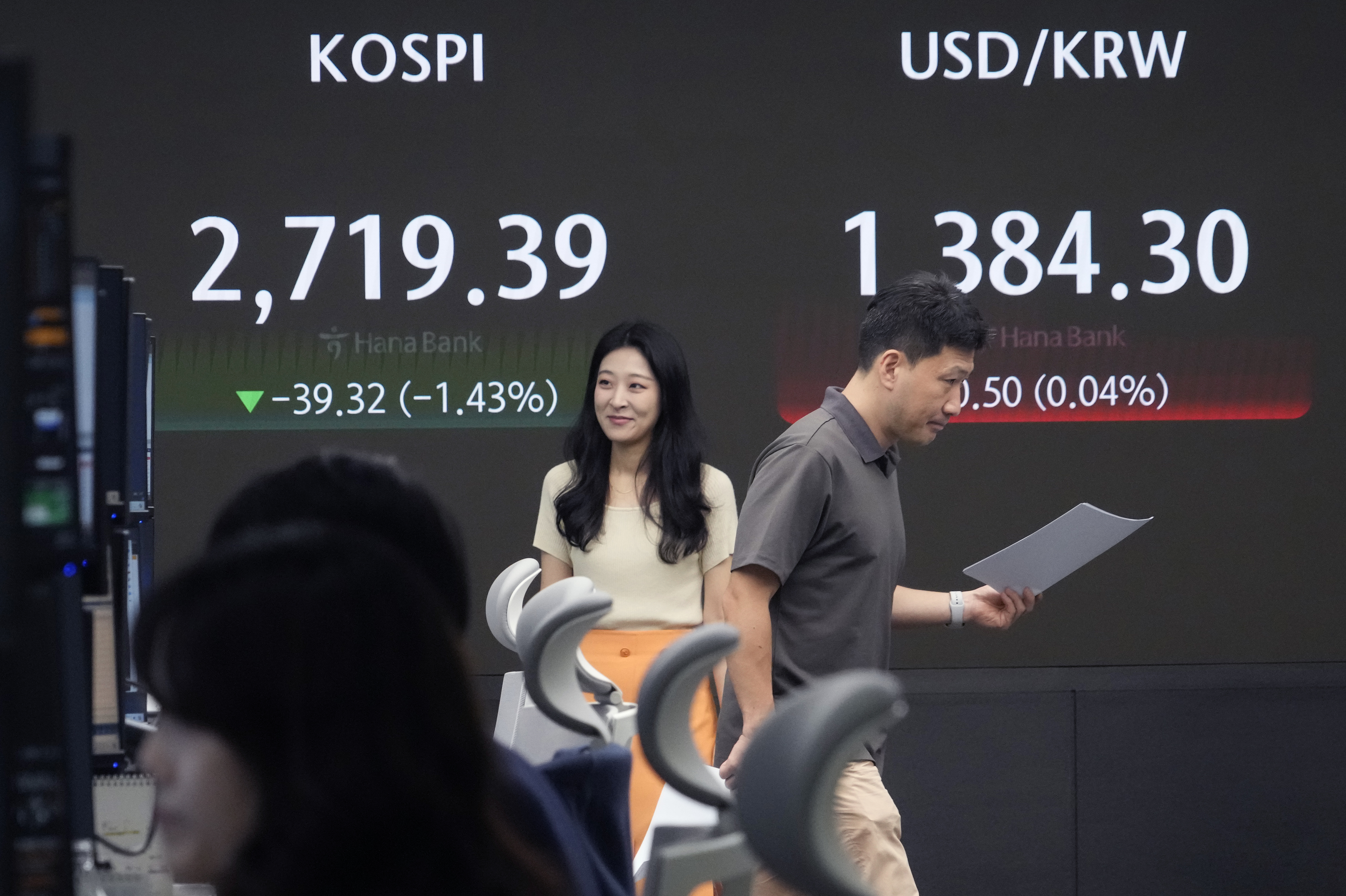 Stock market today: Asian shares dive after a wipeout on Wall