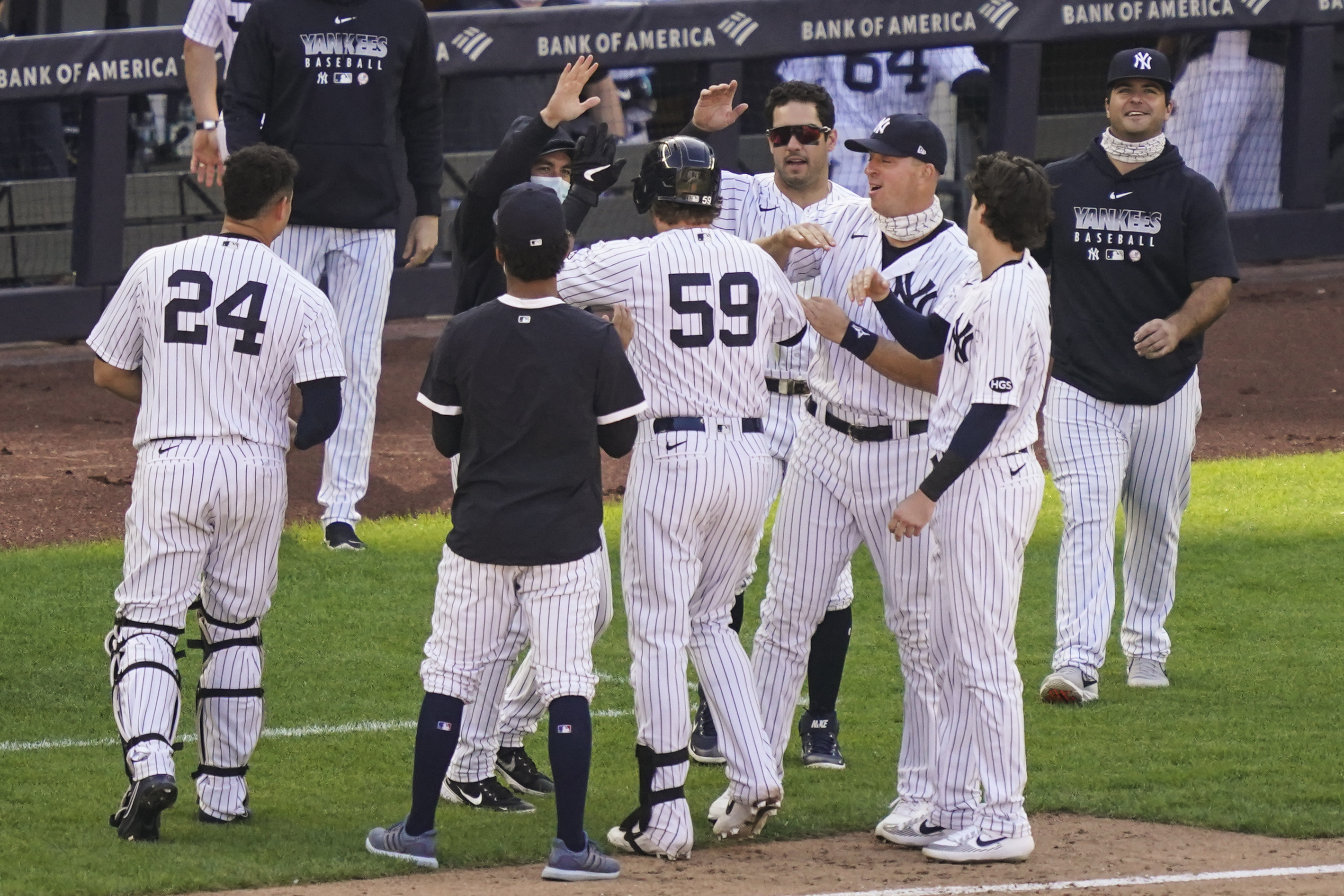 Voit lifts Yanks over Os 2-1 with leadoff, walk-off sac fly