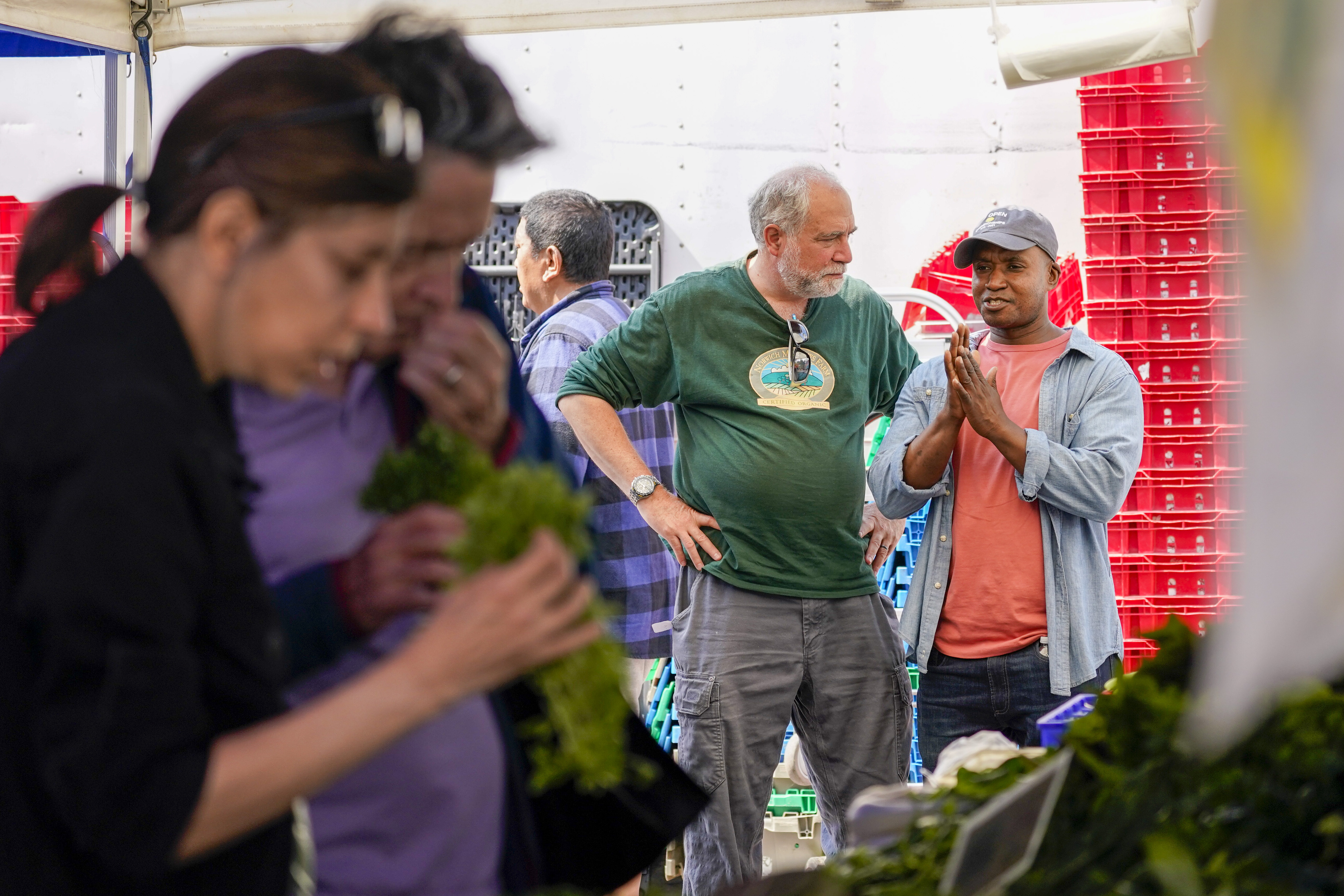 Farmers markets thrive as customers and vendors who latched on during the  pandemic remain loyal