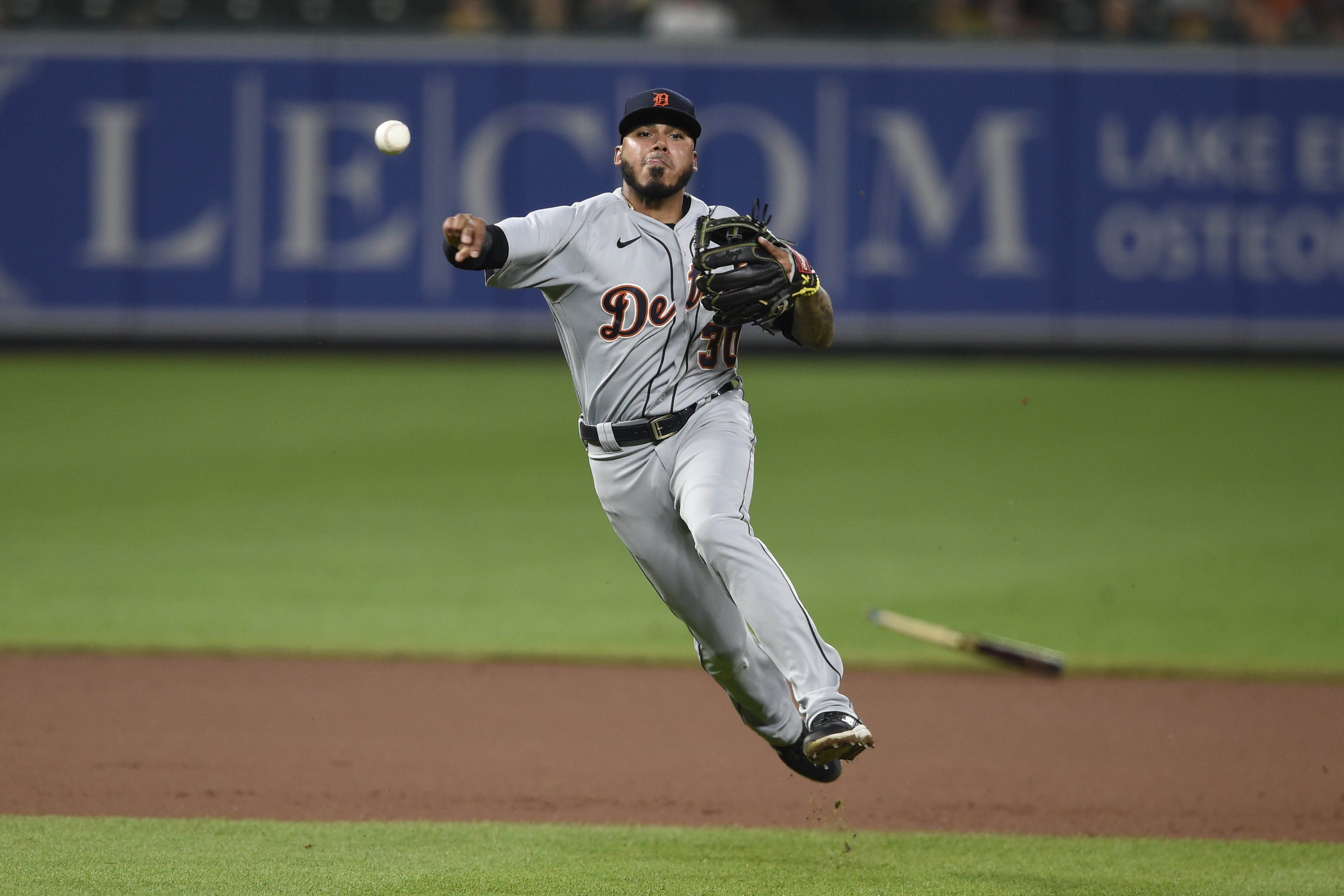 Tigers hold off Rangers' rally for 9-8 win – The Oakland Press