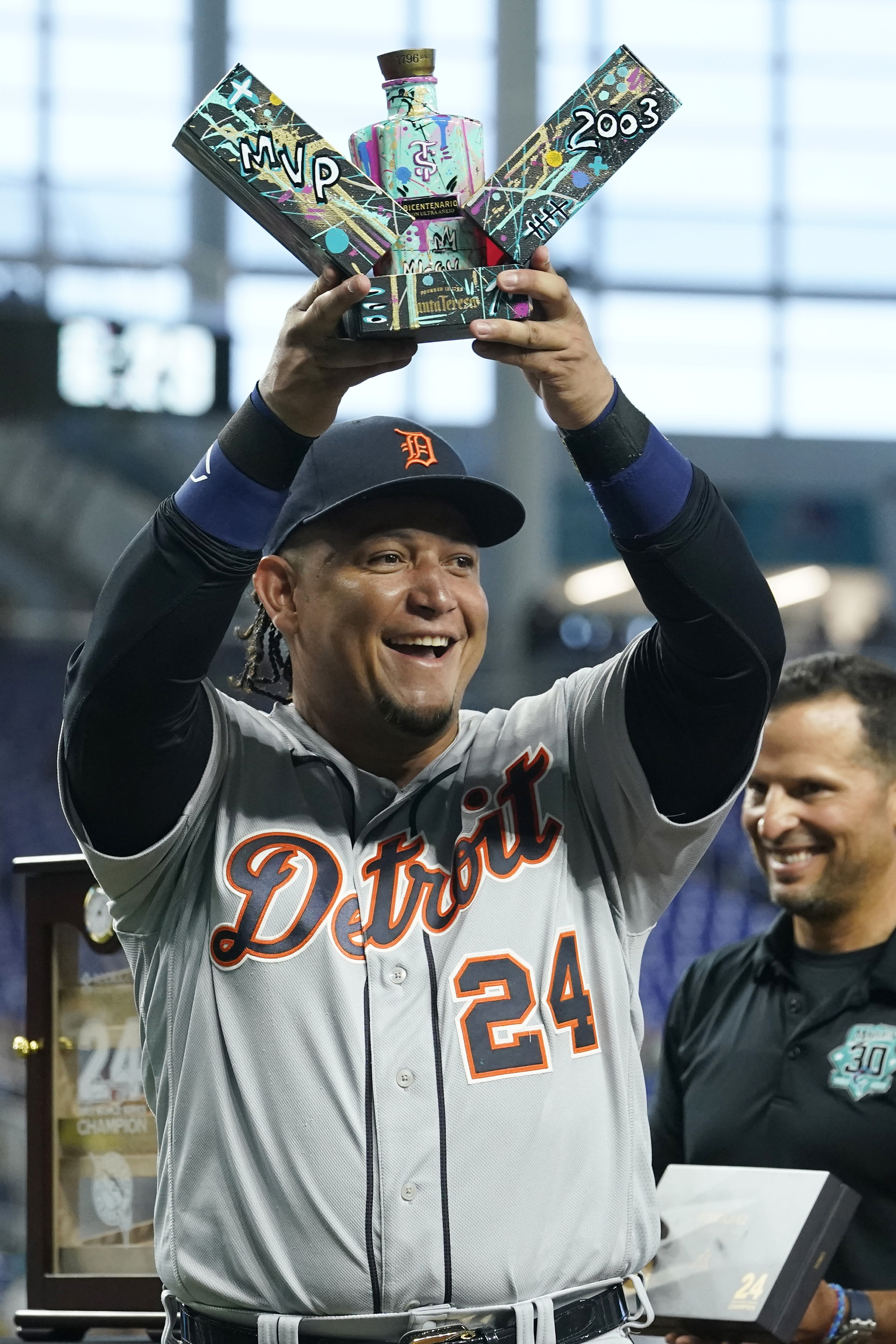 Miguel Cabrera not changing mind on 2023 as farewell season - ESPN