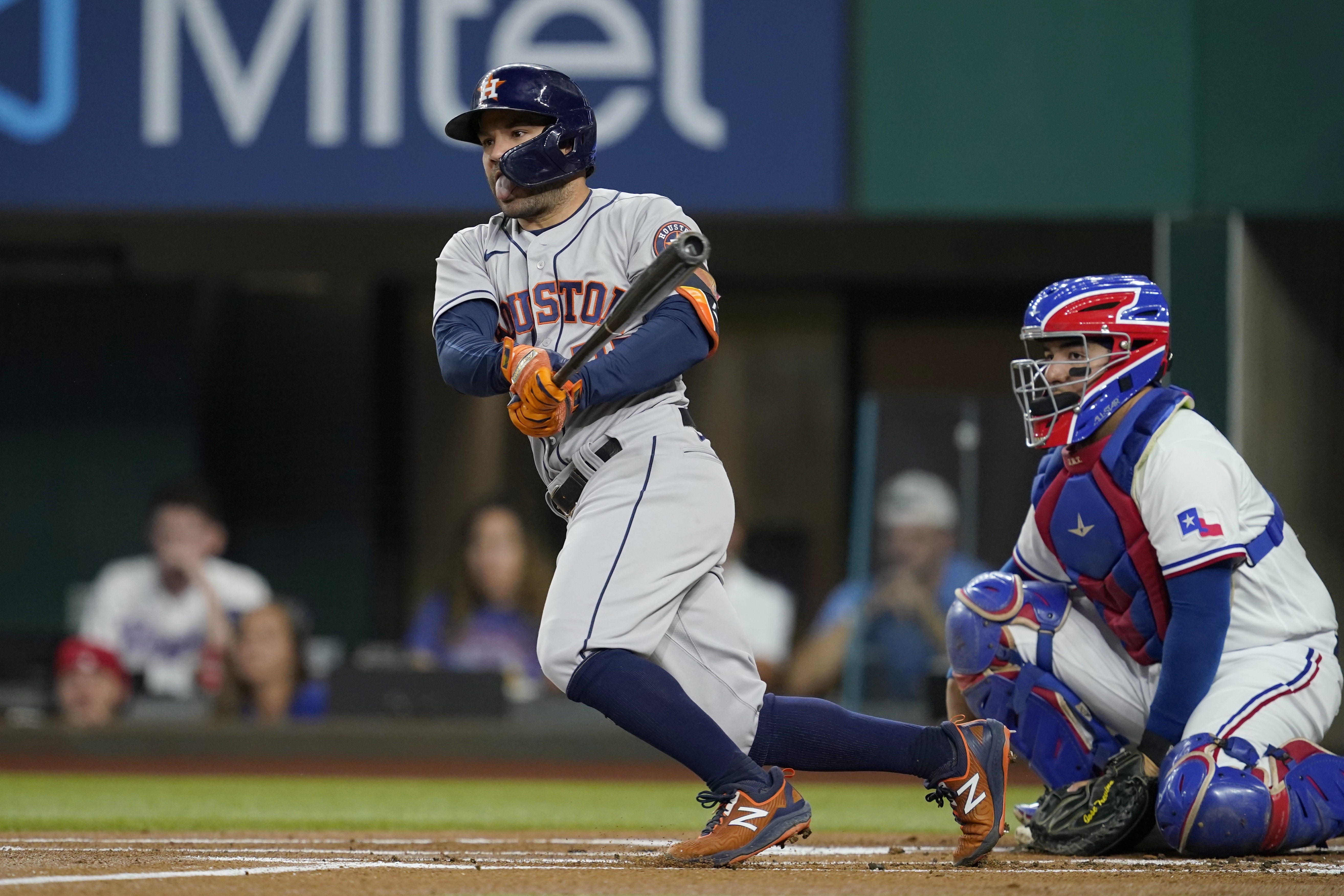 Garcia hits 30th HR, Texas beats Astros in Greinke's return