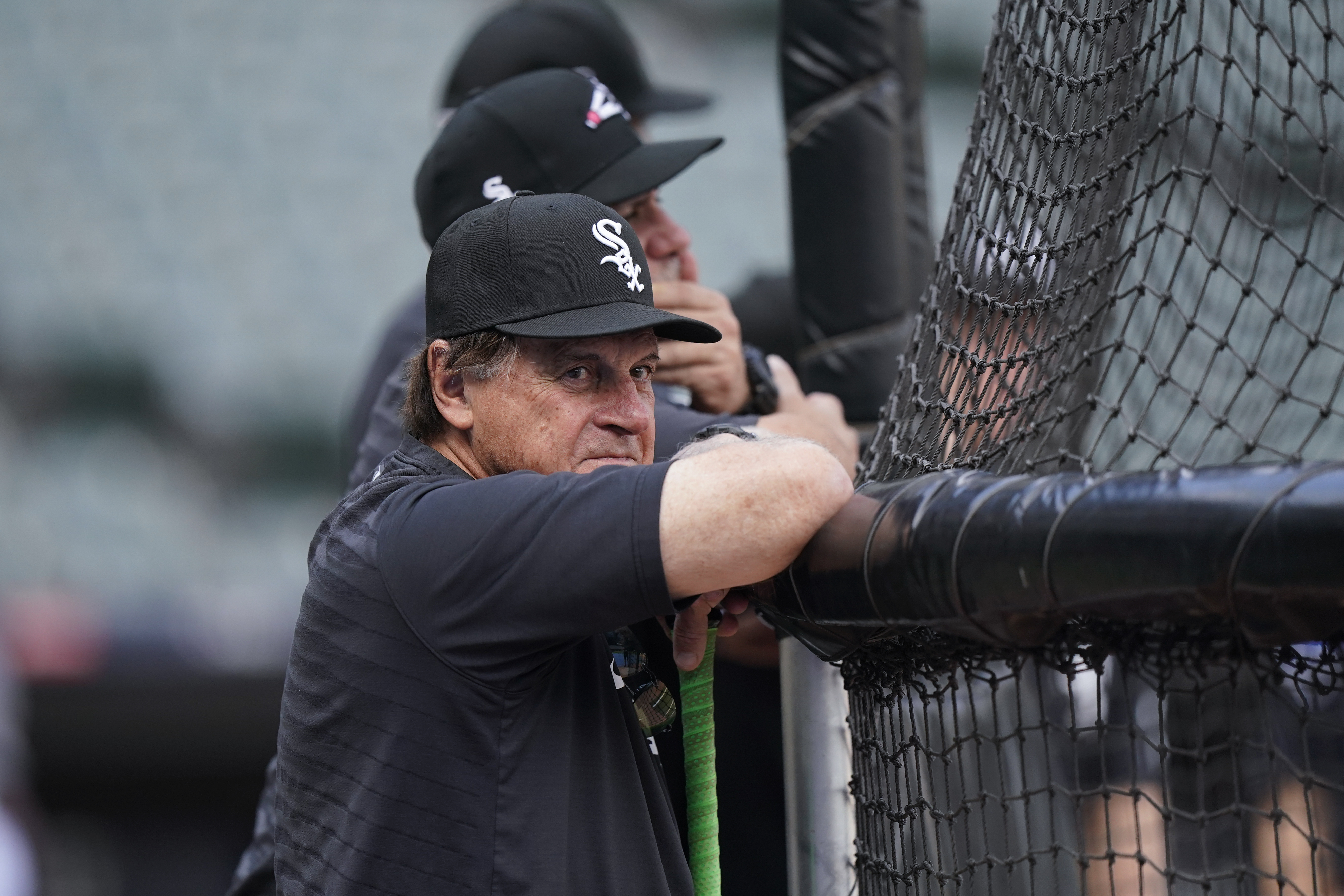 LOOK: White Sox manager Tony La Russa appears to nearly fall