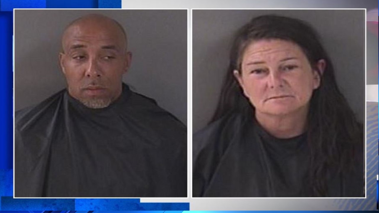 Couple in Vero Beach caught having sex in playground tunnel picture pic