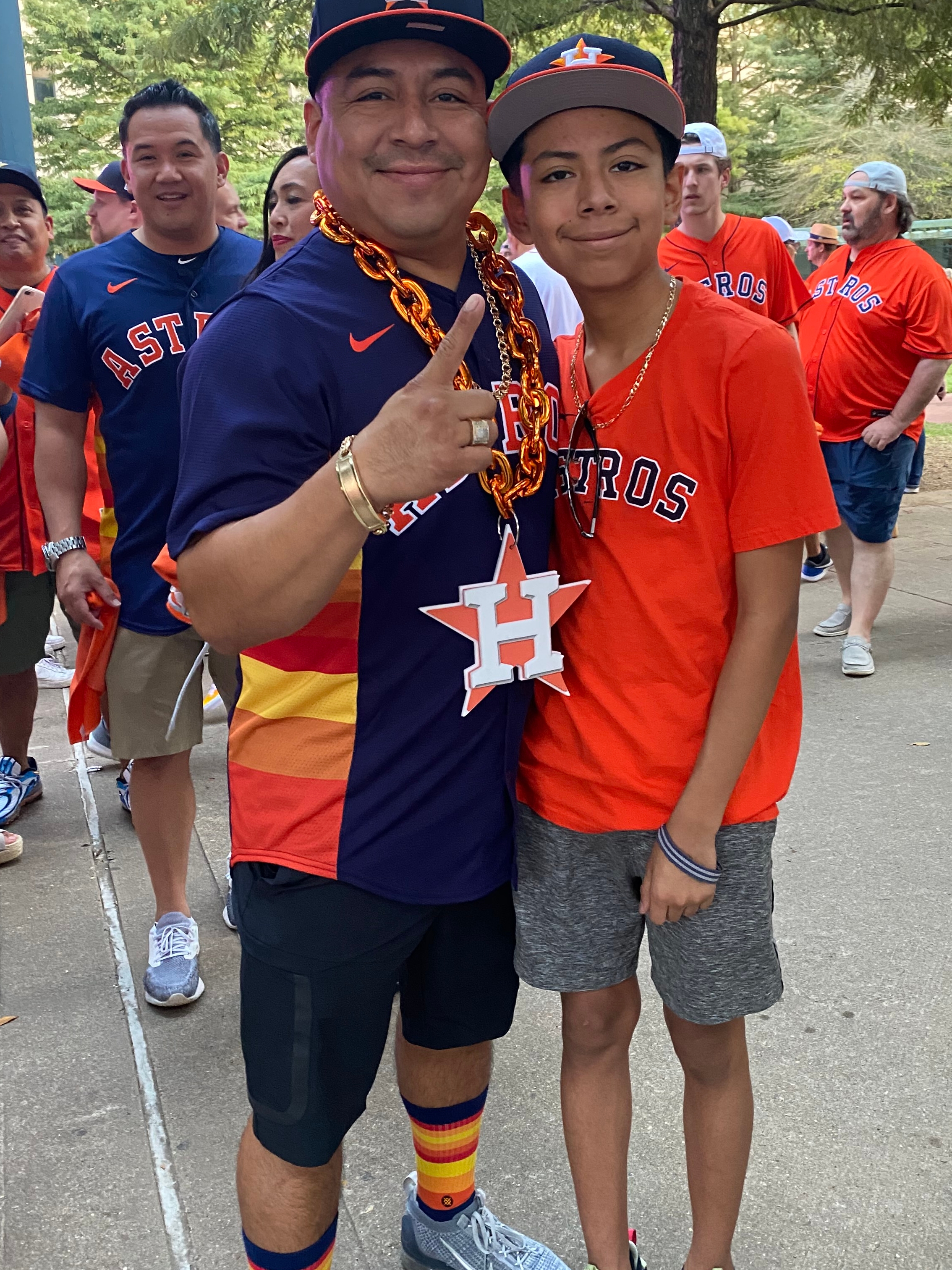 🔒 Looking sharp! Here are some of the best dressed Astros fans at Minute  Maid Park