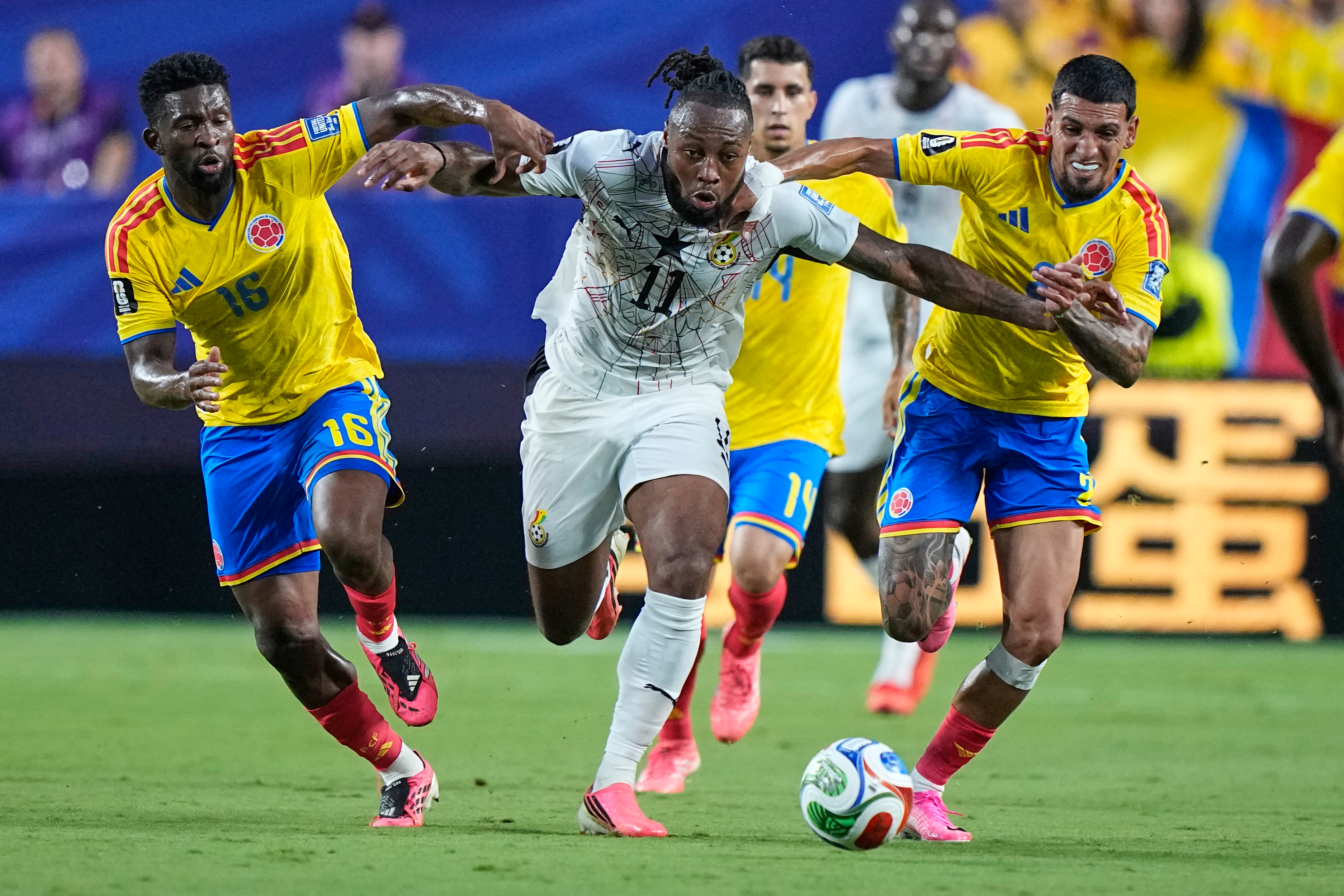 Jhon Arias scores and Colombia beats Ghana 1-0 to reach the World Cup Round of 16