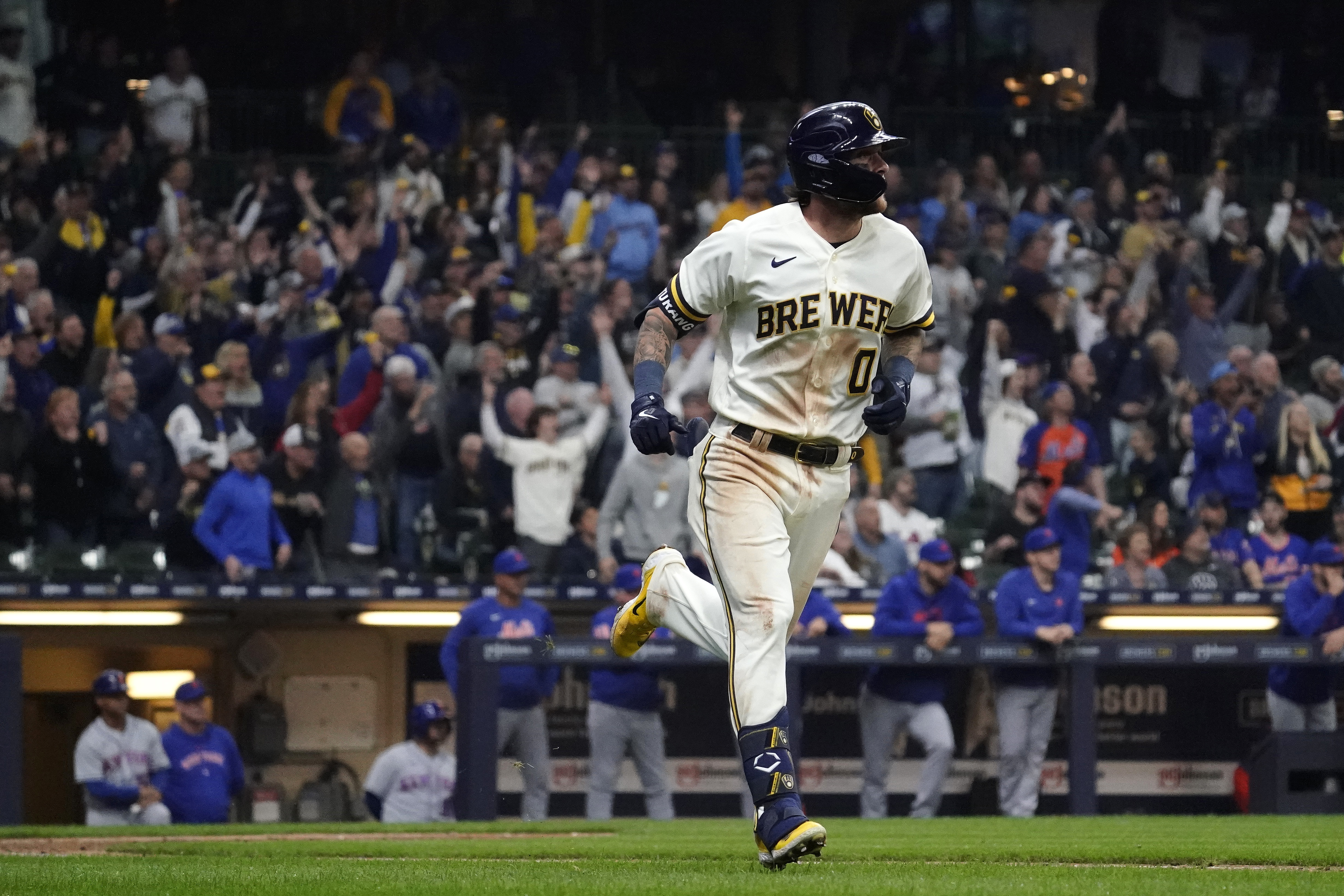 Brewers sweep Mets with walk-off off homer by Garrett Mitchell