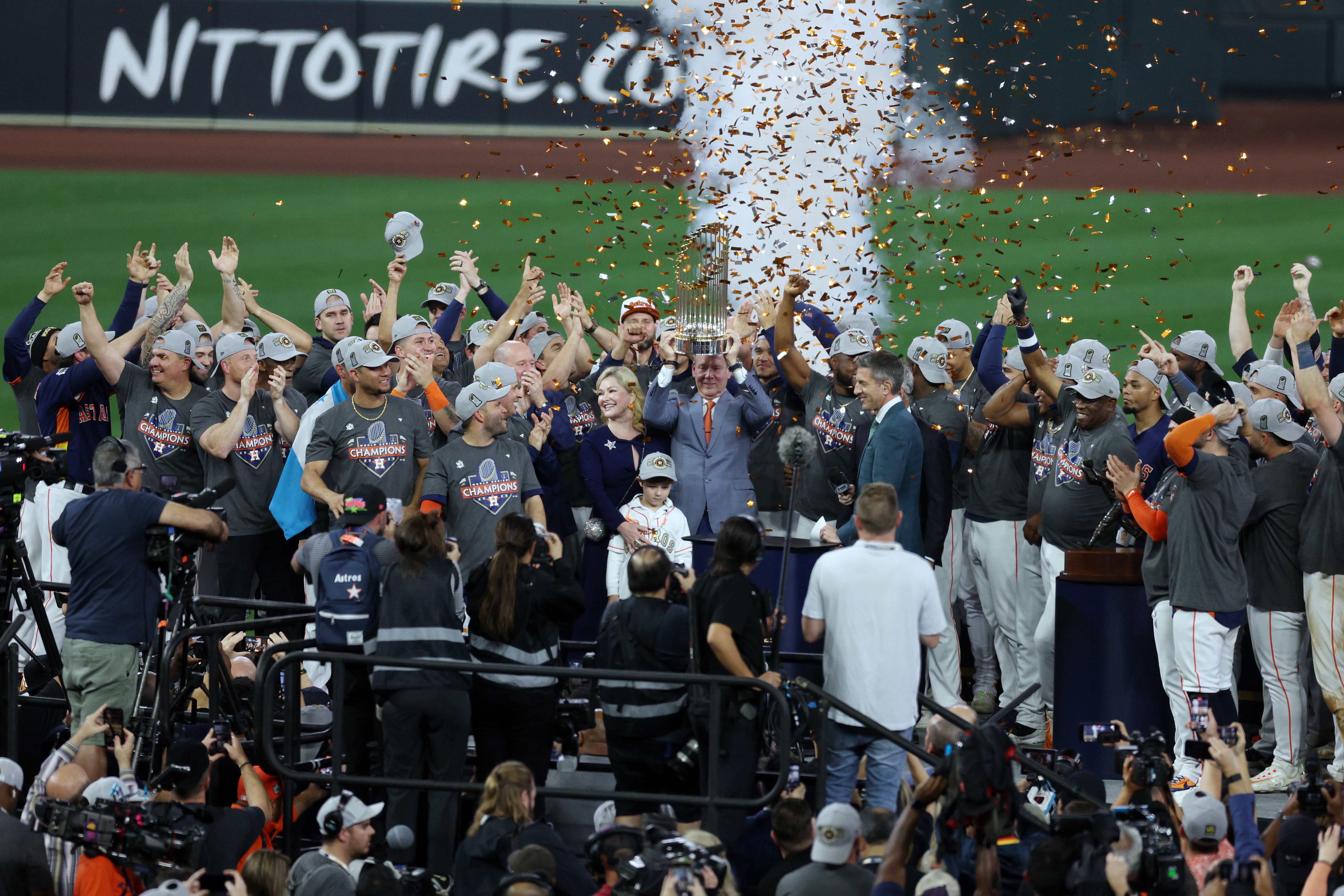 Justin Verlander Makes “We're Houston” Mean Something, Proves He's Still  the Big Game Ace Jim Crane Thought He Was