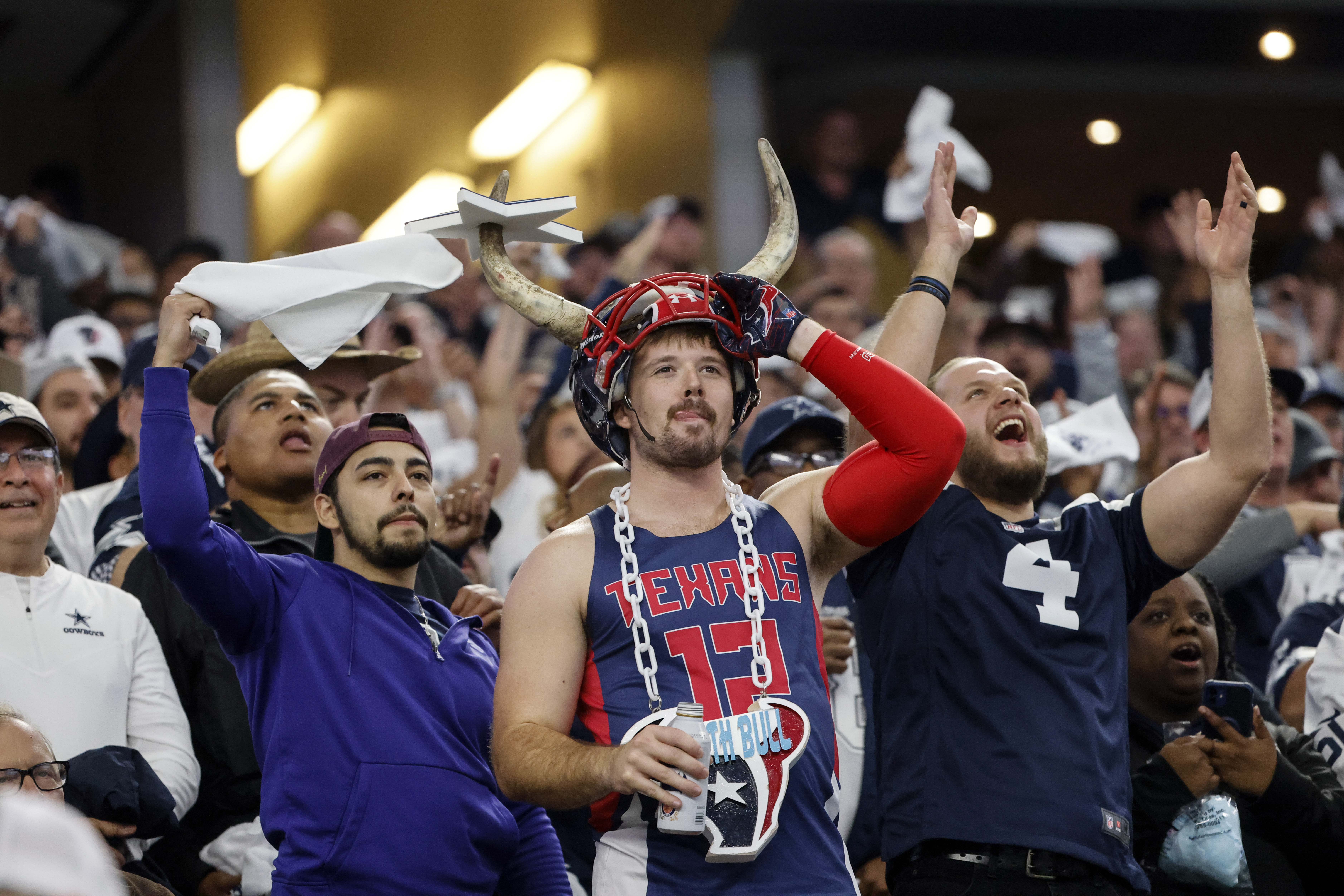 Cowboys score late to avoid major upset, beat Texans 27-23