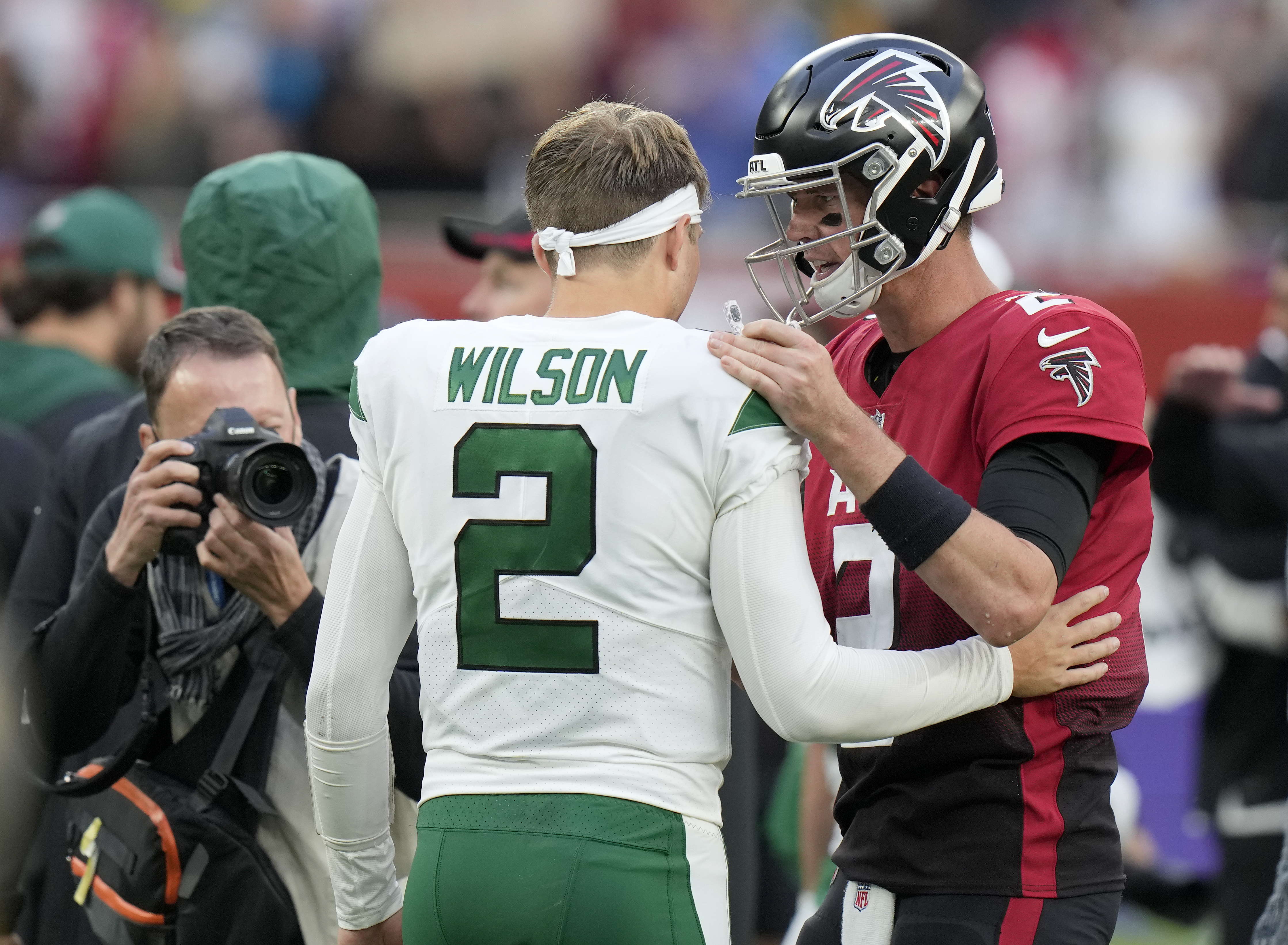 Ryan, Pitts lead Falcons past Jets in London