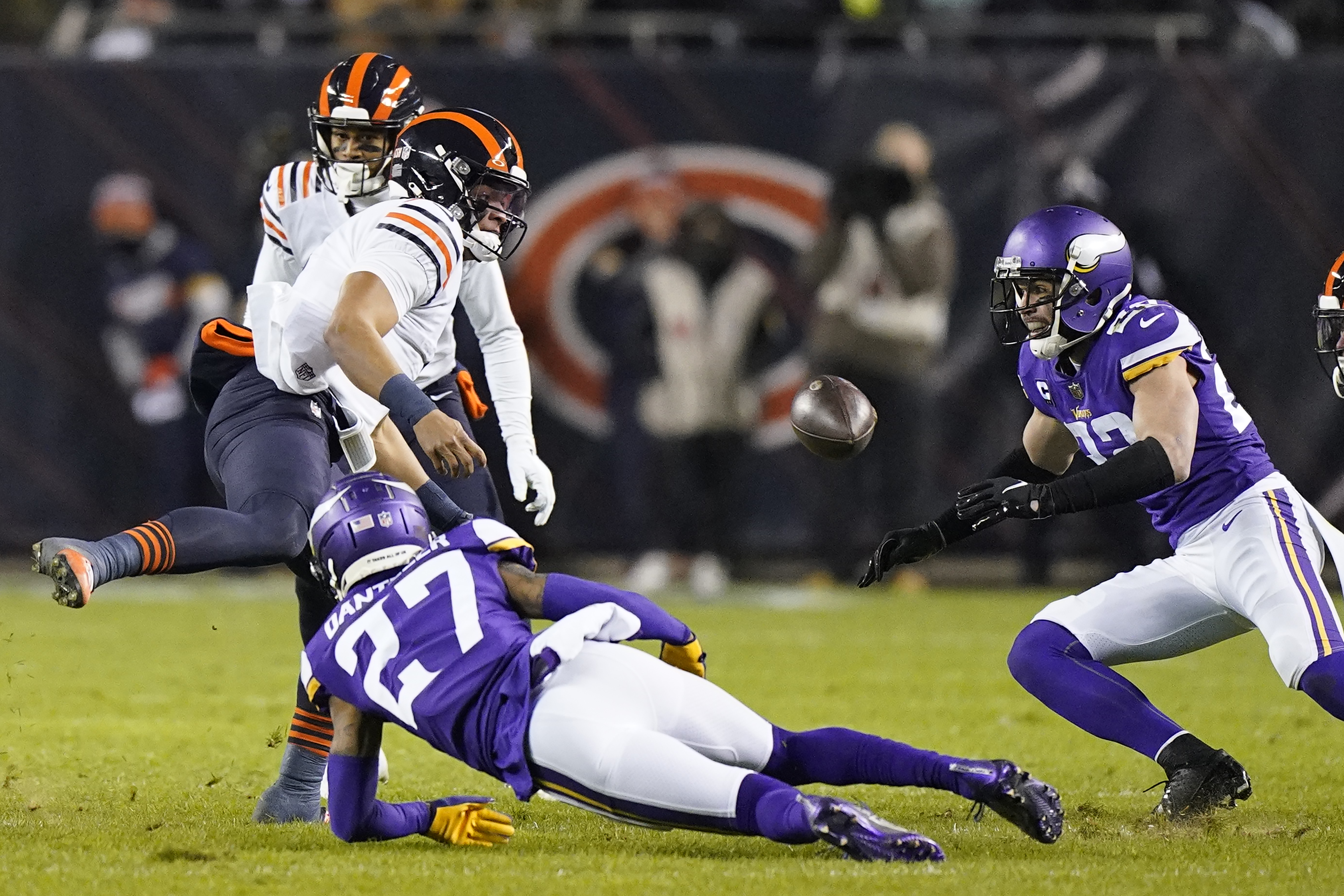 Vikings beat Bears 17-9 as penalties, mistakes hurt Chicago