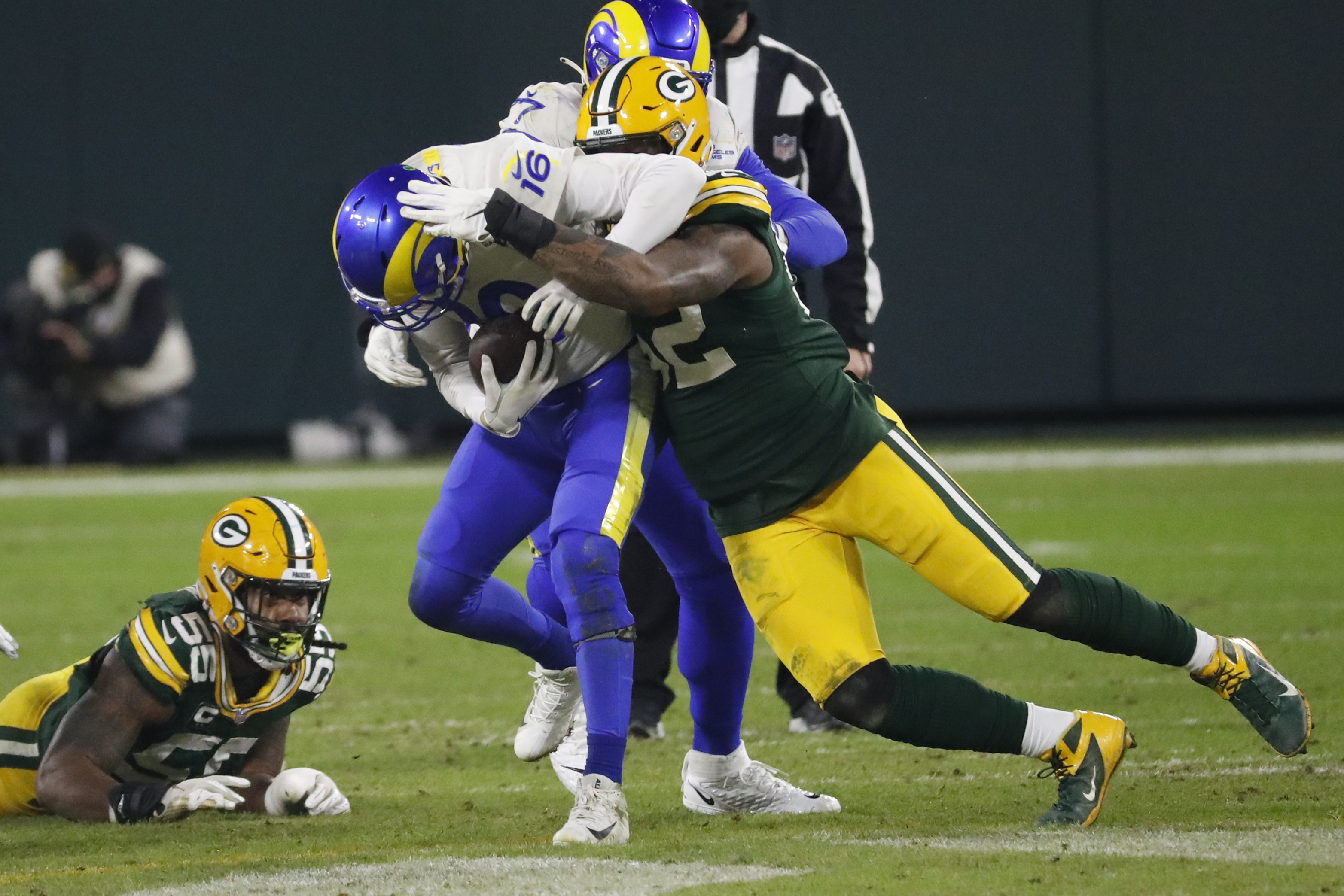 Rodgers, Packers beat Rams 32-18 to reach NFC title game