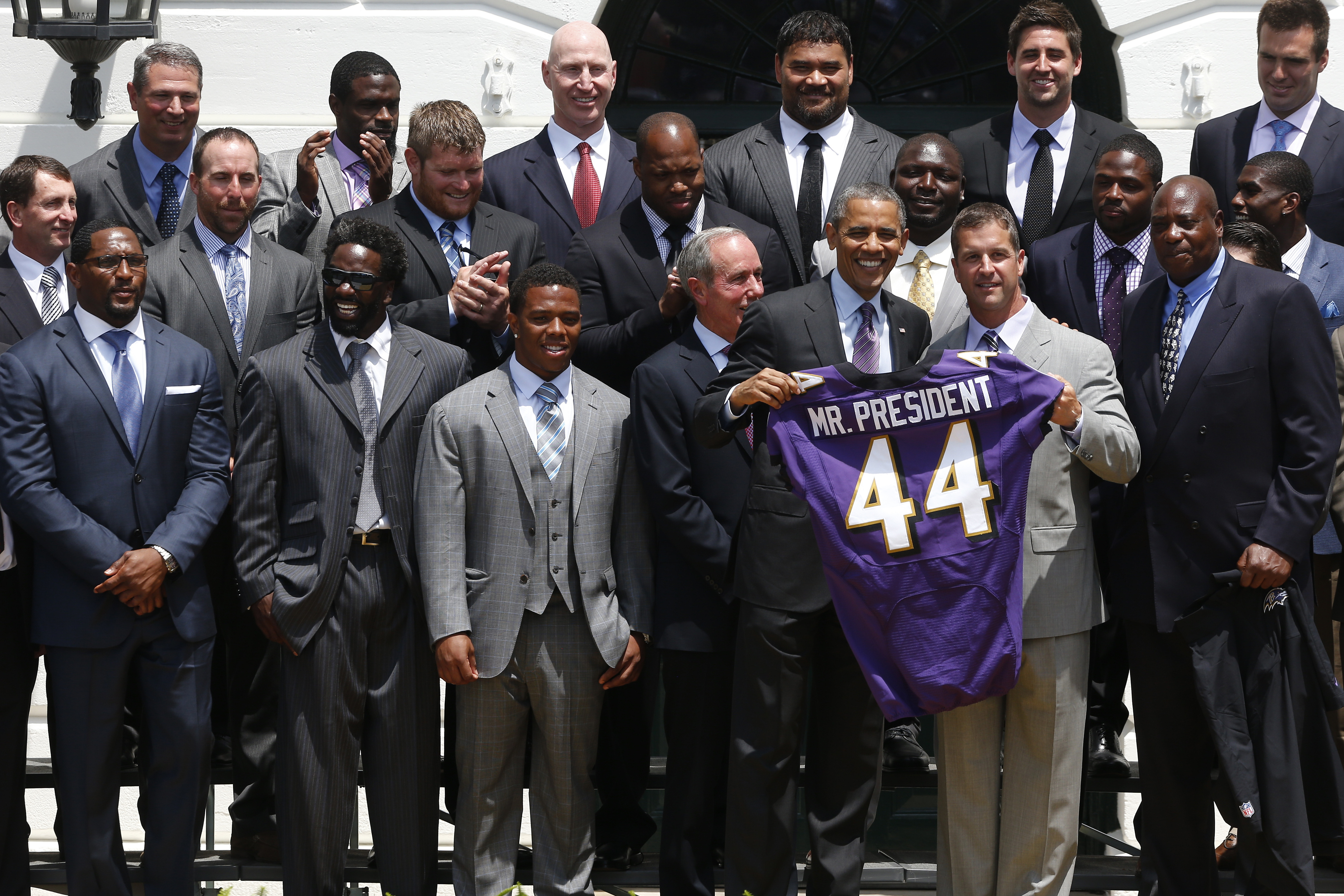 The story behind Joe Kelly's Mariachi jacket during Dodgers' White House  visit