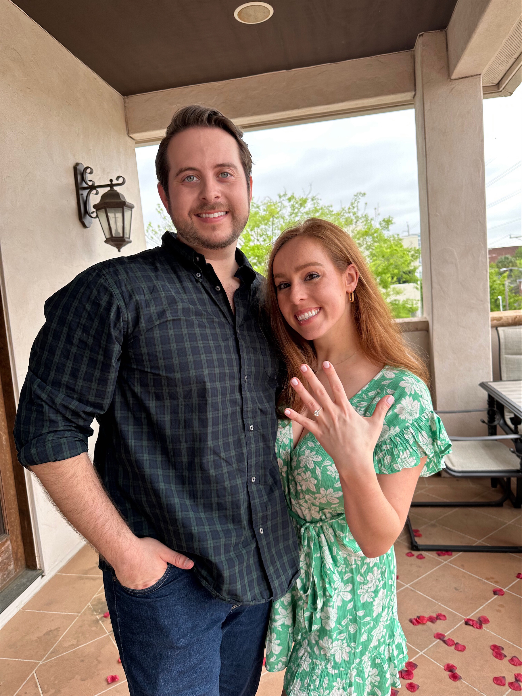 🔒 KPRC 2 Meteorologist Caroline Brown is engaged! See heartwarming photos  of the surprise proposal