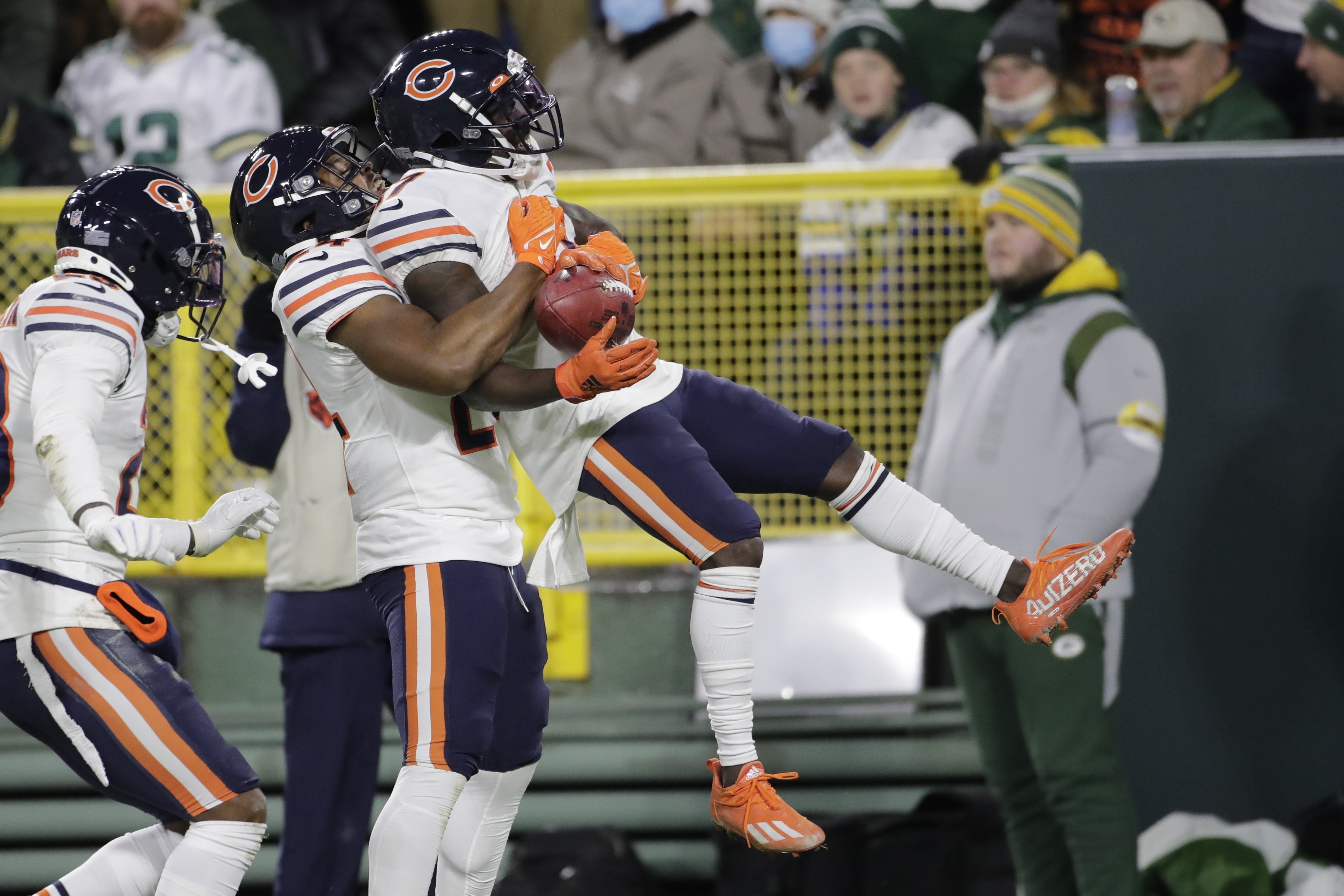 Roquan Smith returns interception 53 yards for TD for Bears