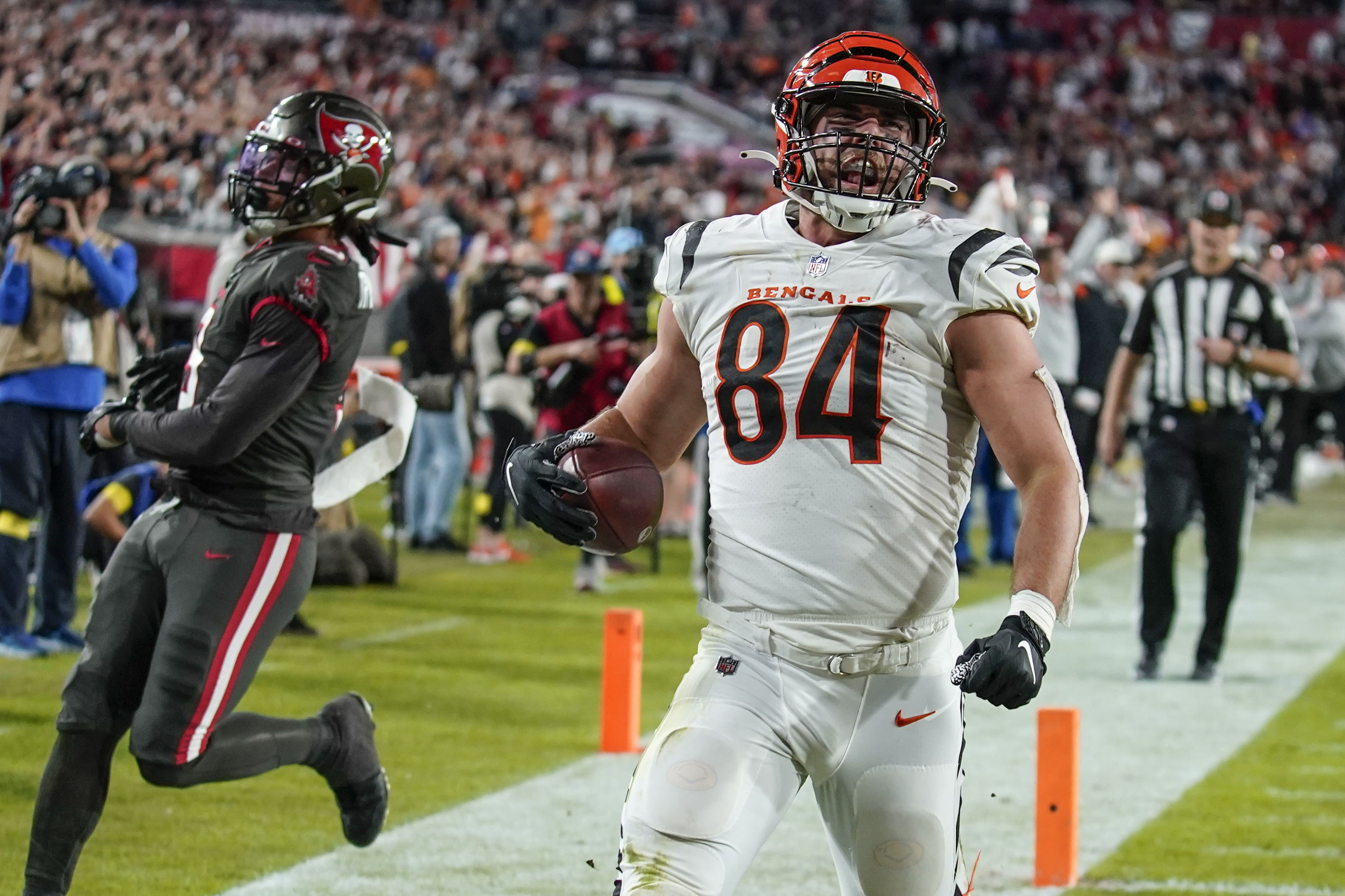 Bengals rally to beat Buccaneers as Burrow has 4 touchdown passes 