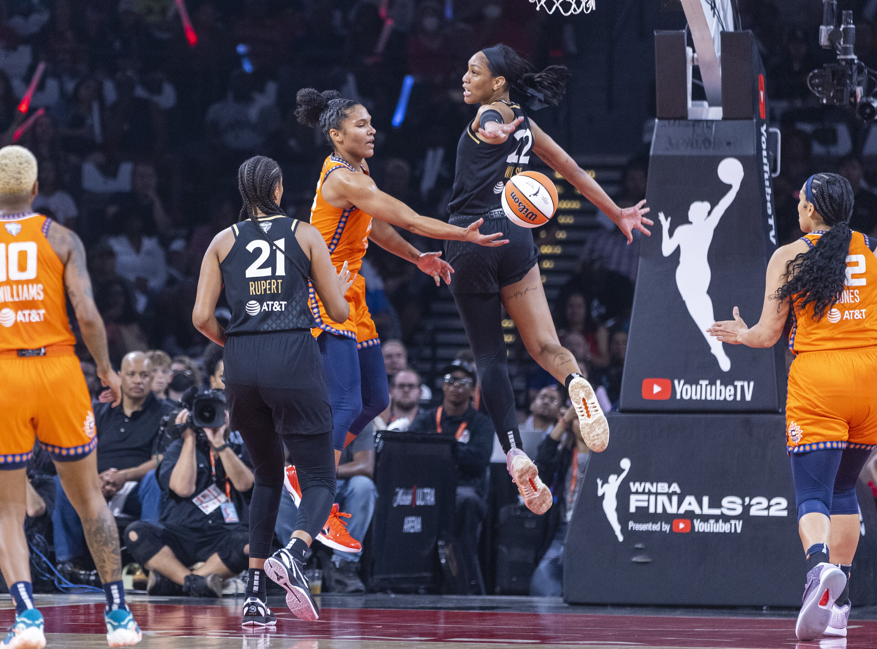 Ja Morant, Kyle Lowry, Other NBA Courtside At WNBA Finals