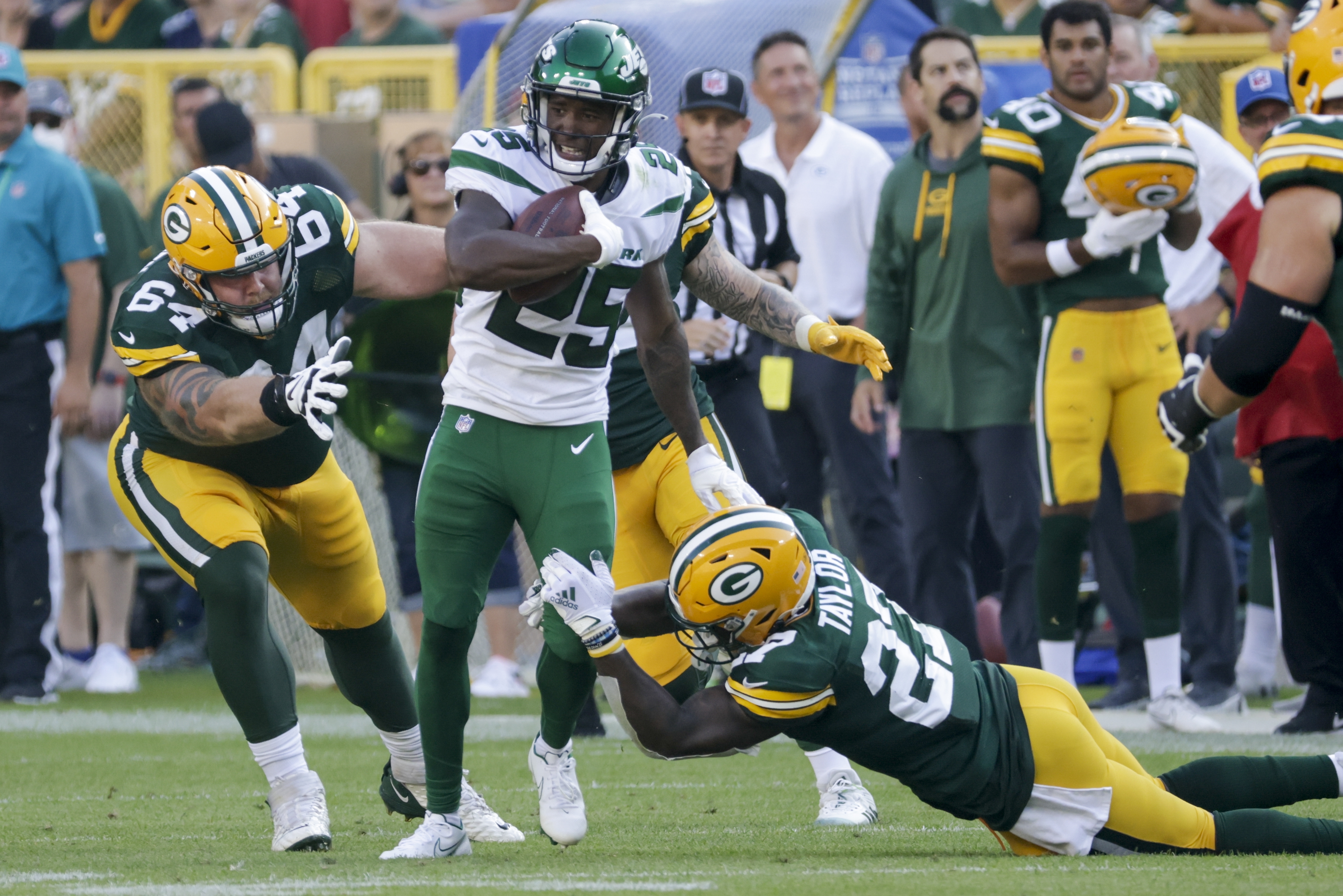 Kurt Benkert goes 18 of 25 for 151 yards in Packers loss