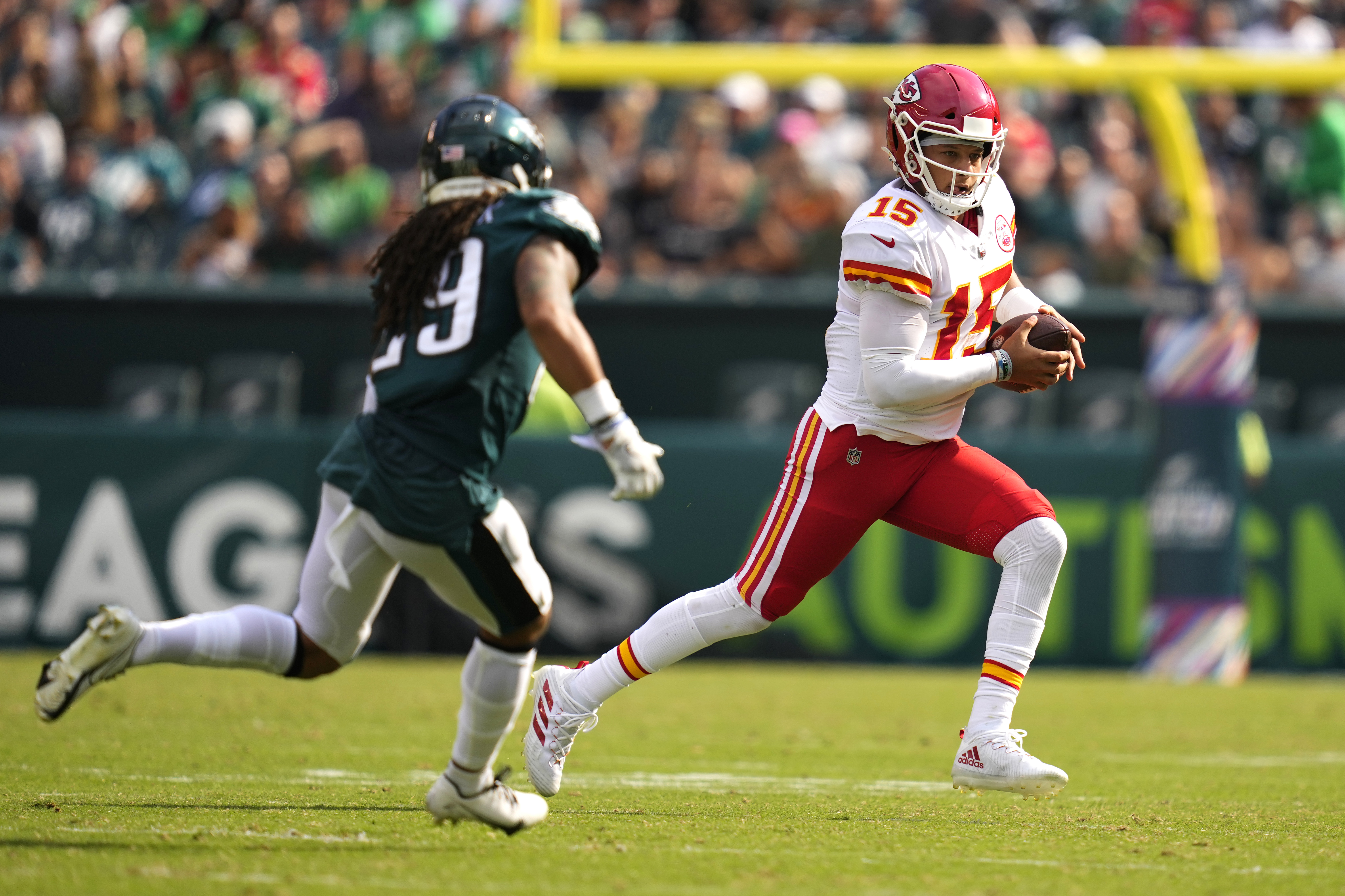 Patrick Mahomes throws 5 TD passes, Chiefs beat Eagles 42-30 - The San  Diego Union-Tribune