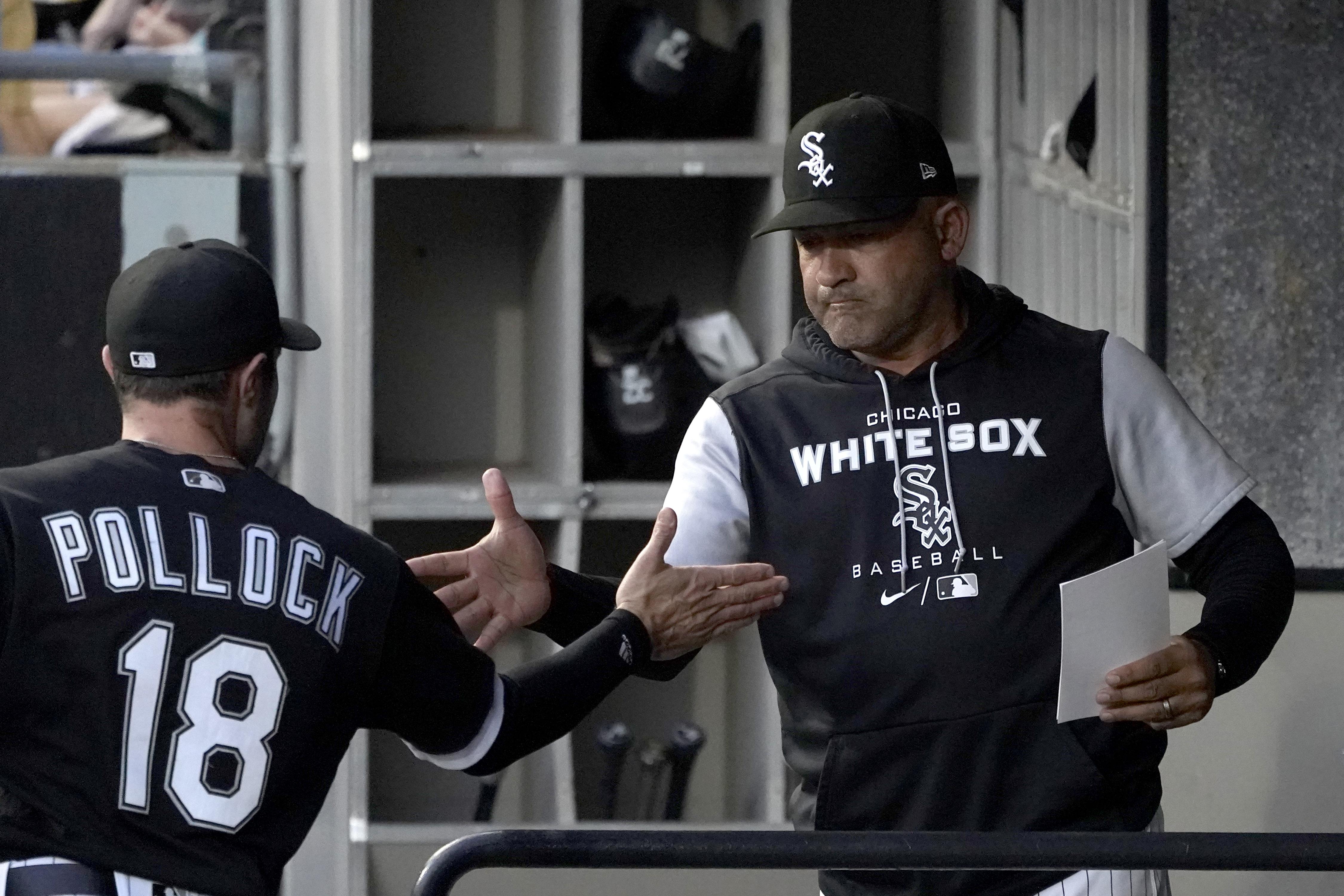 White Sox manager Tony La Russa out indefinitely with health issue