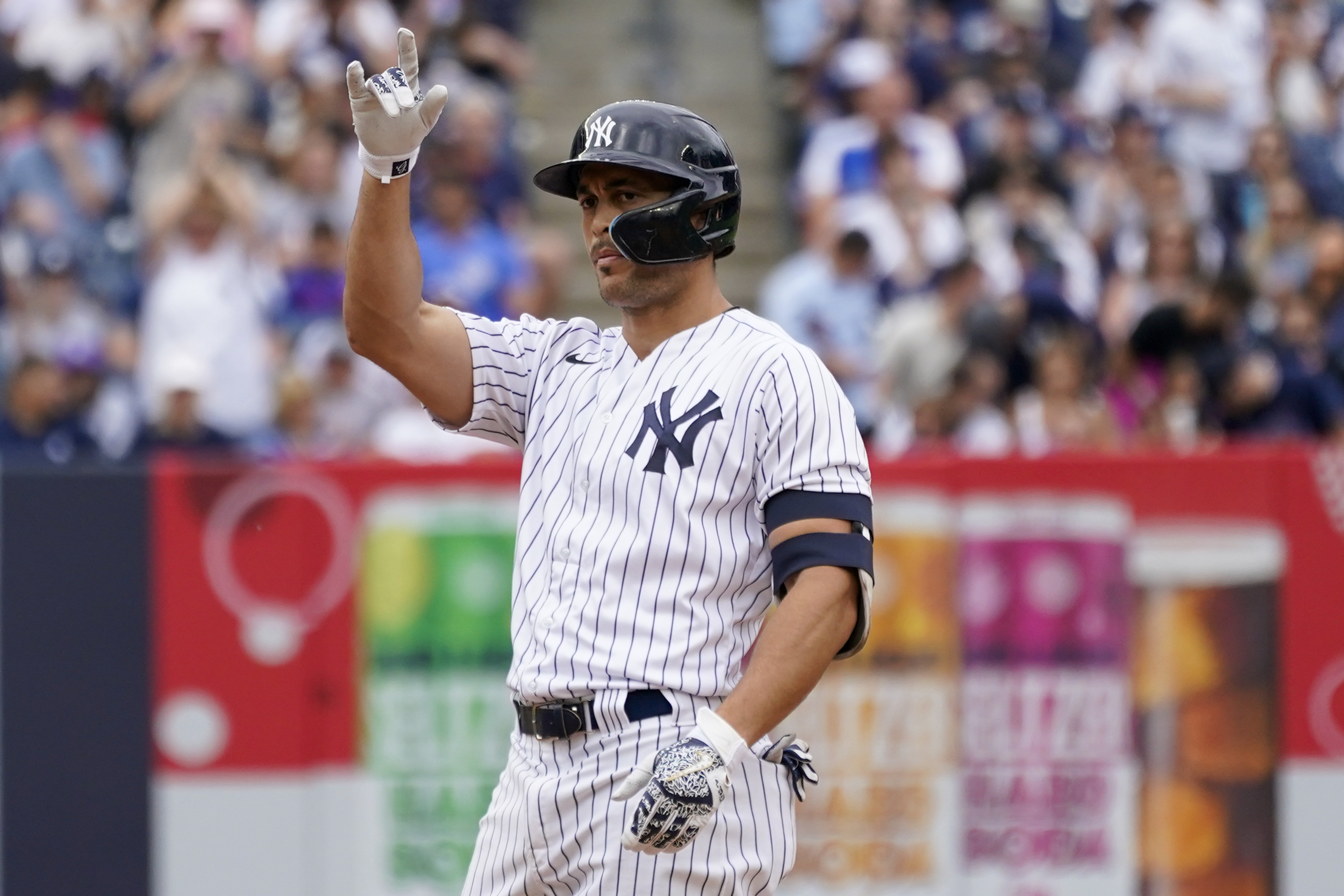 Carpenter hammers Cubs; 2 HRs, 7 RBIs in Yanks' 18-4 rout