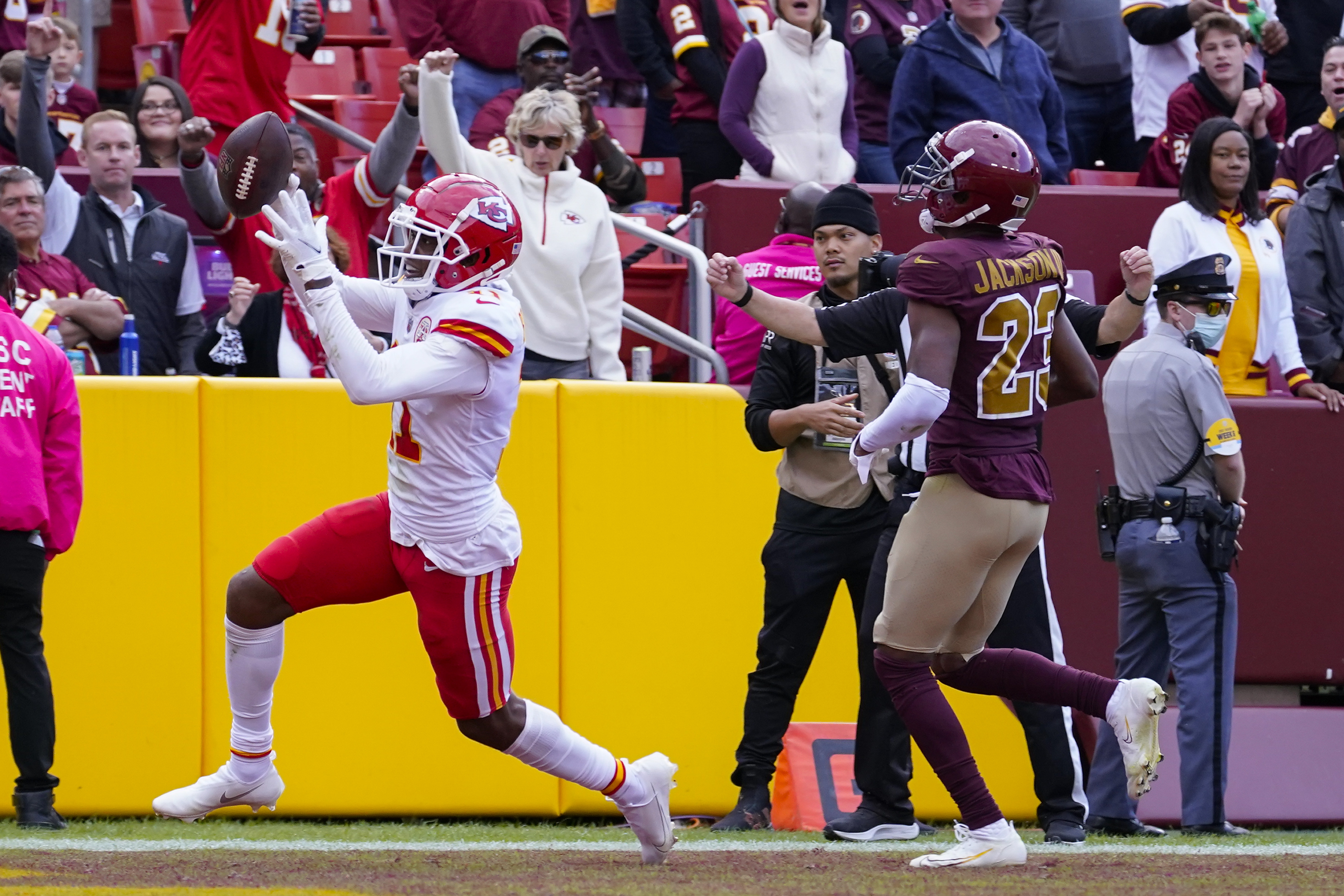 Chiefs beat Washington 31-13; Sean Taylor's No. 21 retired