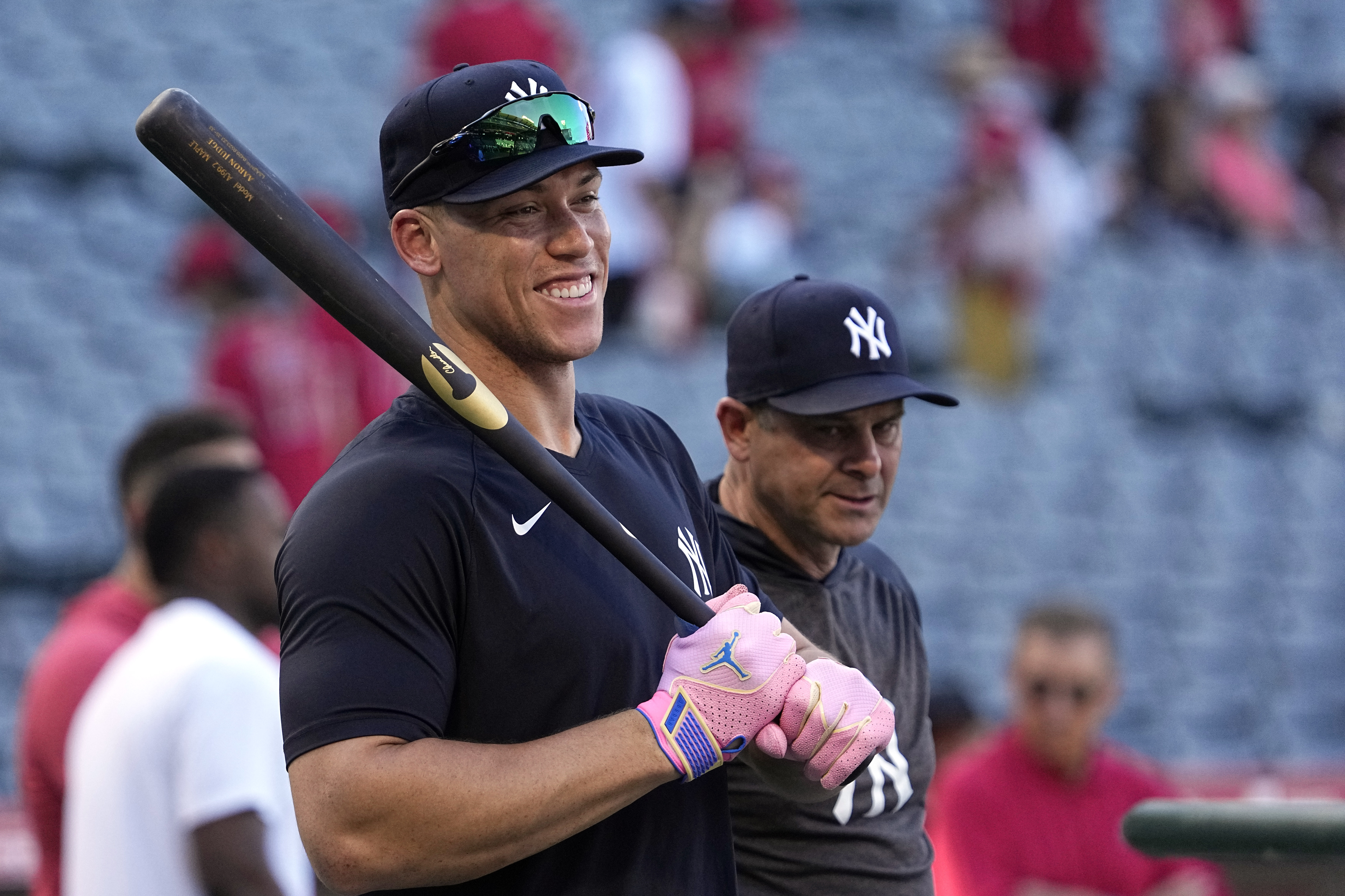 Yankees slugger Aaron Judge takes live BP