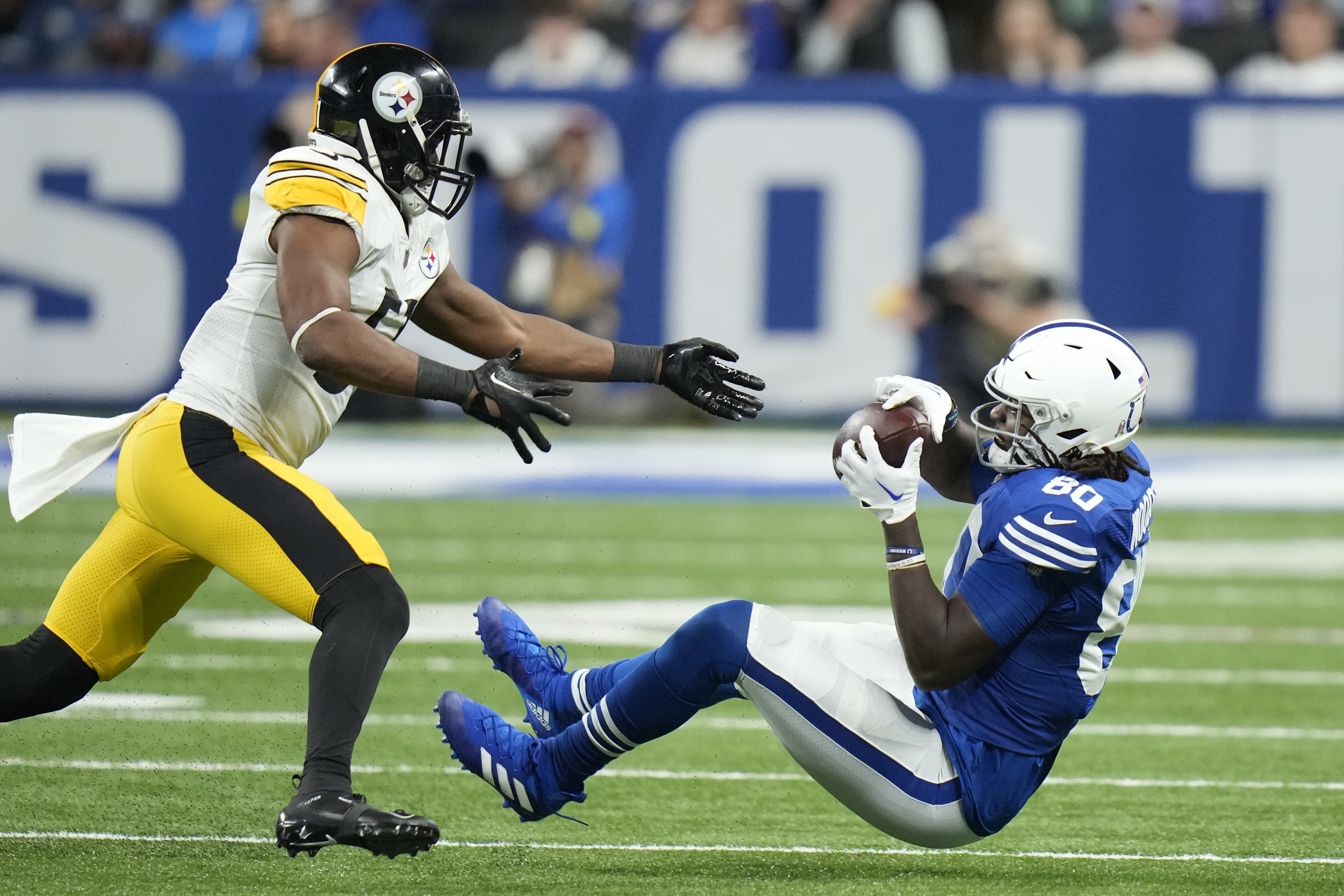 Indianapolis, Indiana, USA. 28th Nov, 2022. Pittsburgh Steelers running  back Benny Snell (24) runs the ball