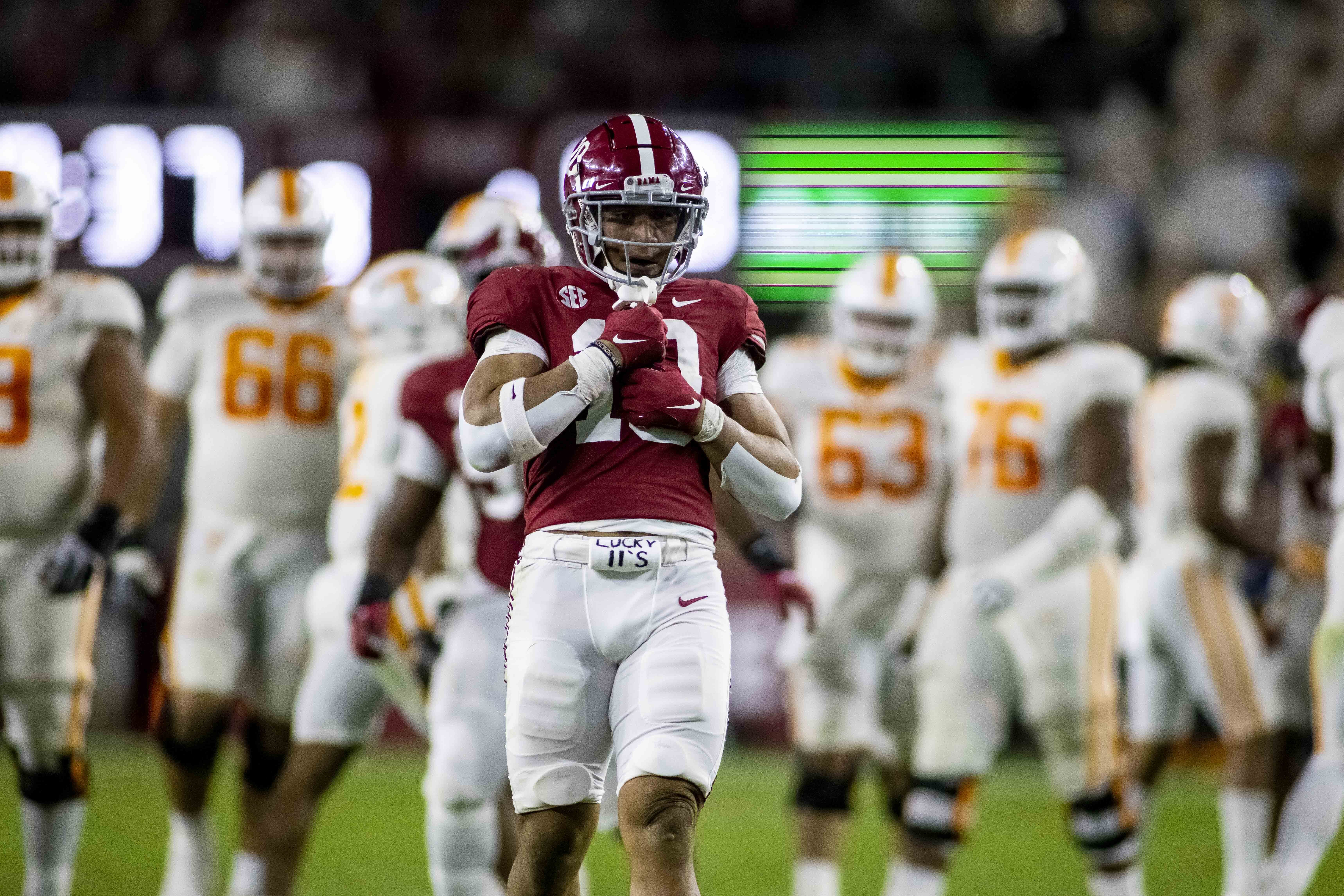 Alabama WR John Metchie III goes diving for TD vs. Miami