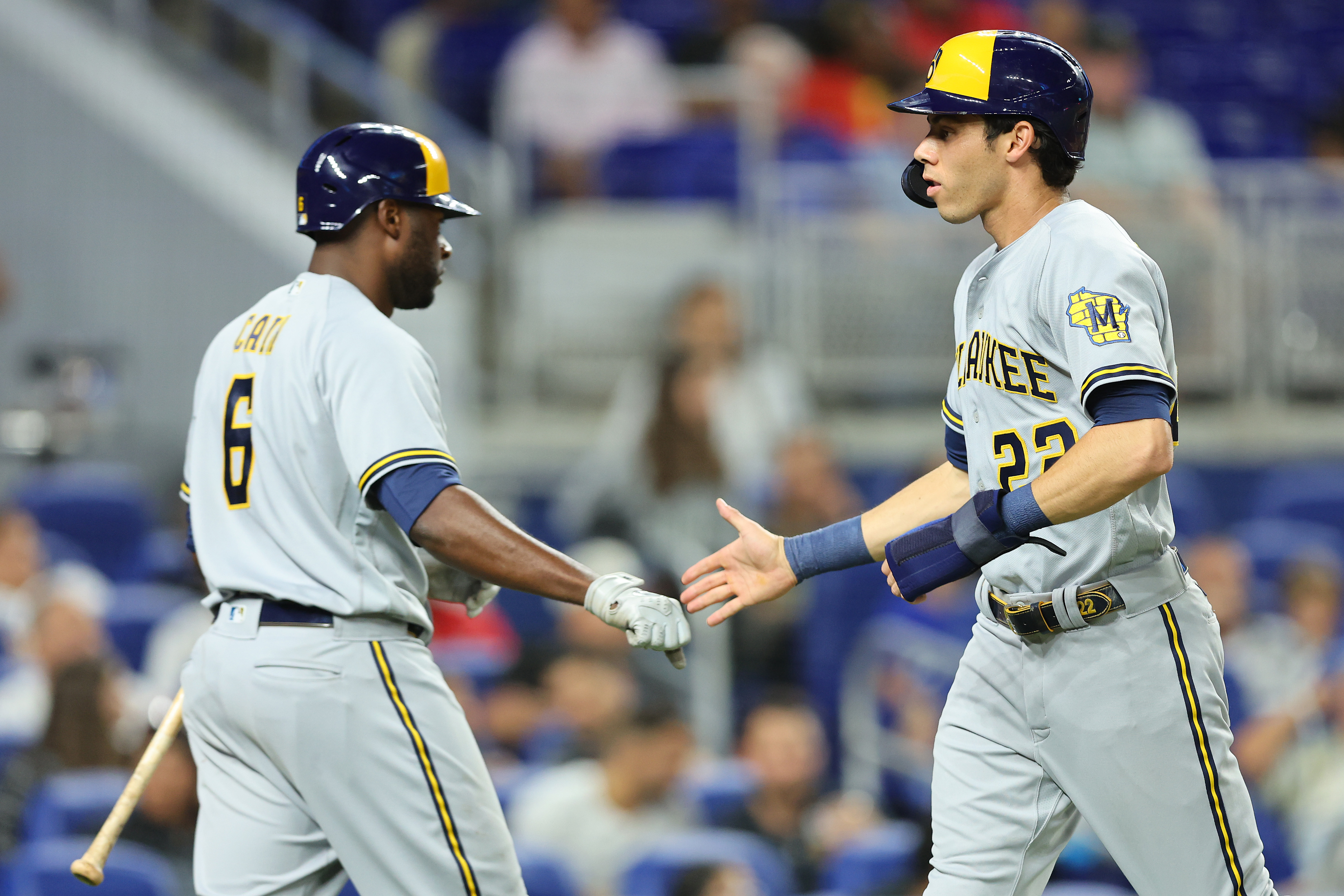 Lorenzo Cain saves the Brewers with homer-robbing, game-ending catch