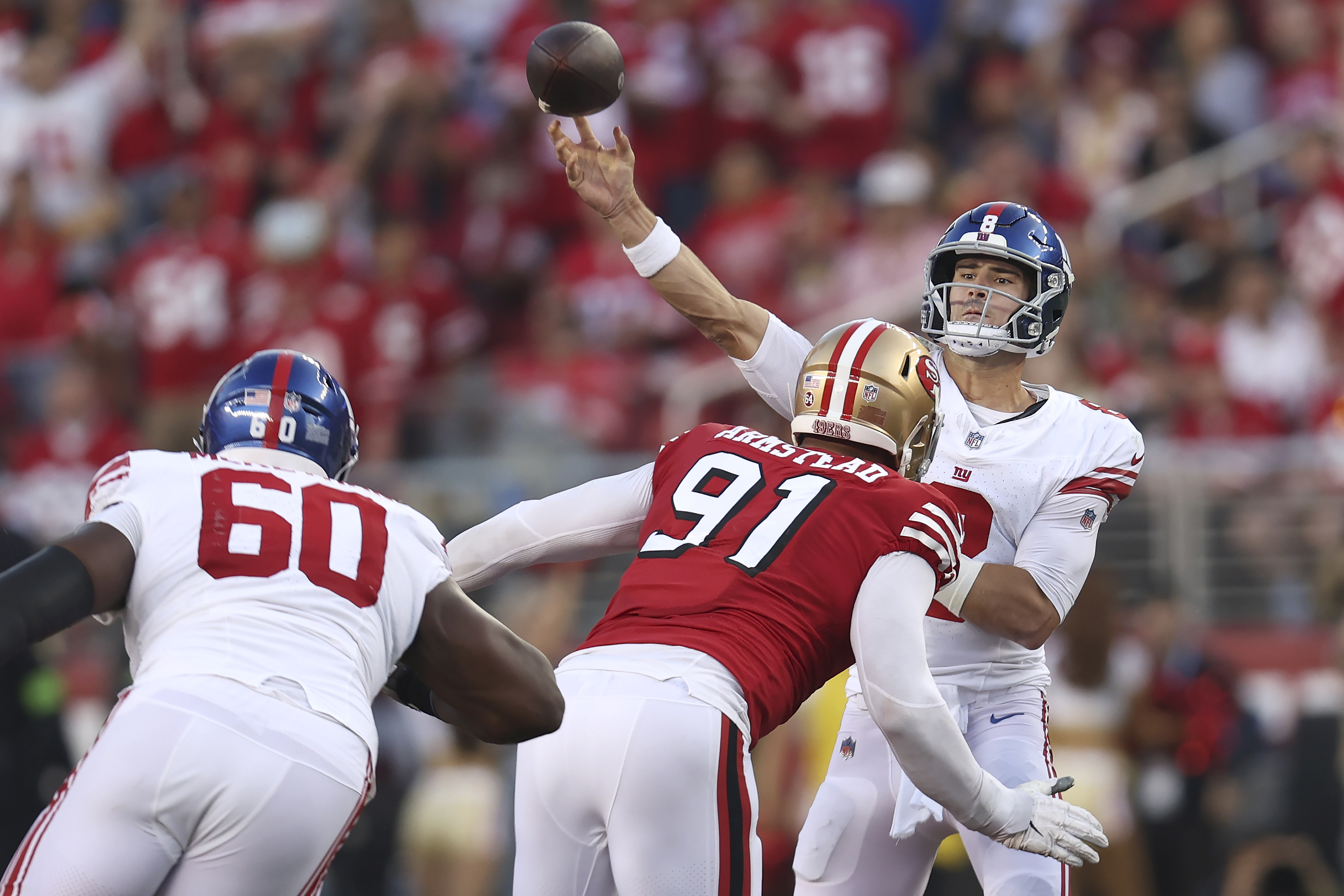 49ers win 13th straight regular-season game, beat Giants 30-12