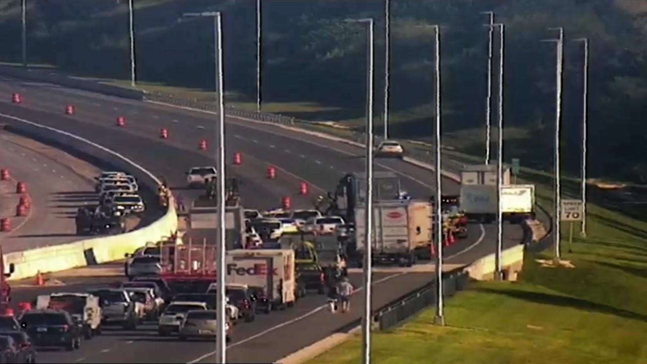11月末迄緊急値下げ‼️　38000円→32000円 USパップテント Fatal crash blocks Florida's Turnpike in Clermont
