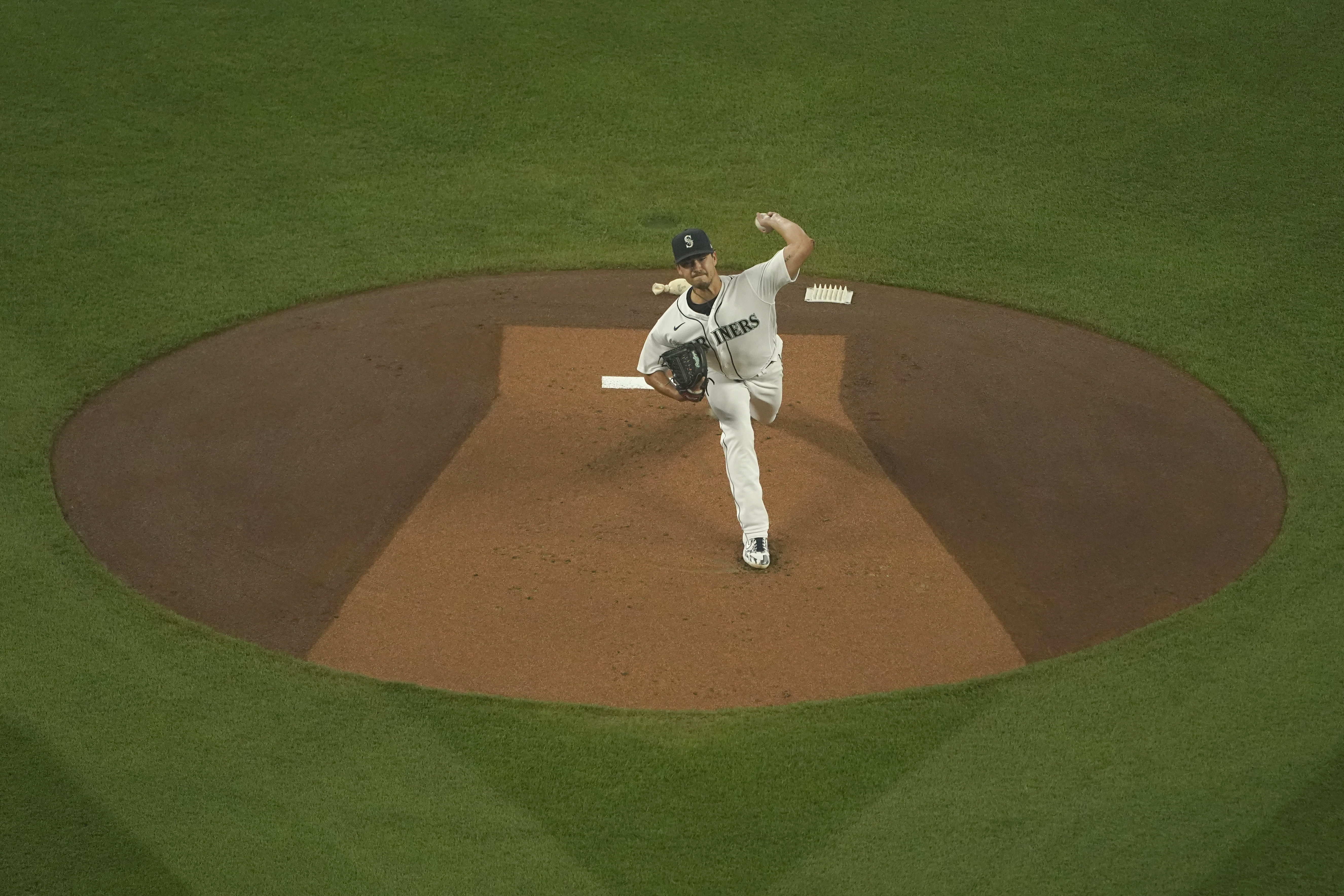 Wildfire smoke leaves Oakland A's pitcher gasping for air during Seattle  Mariners game