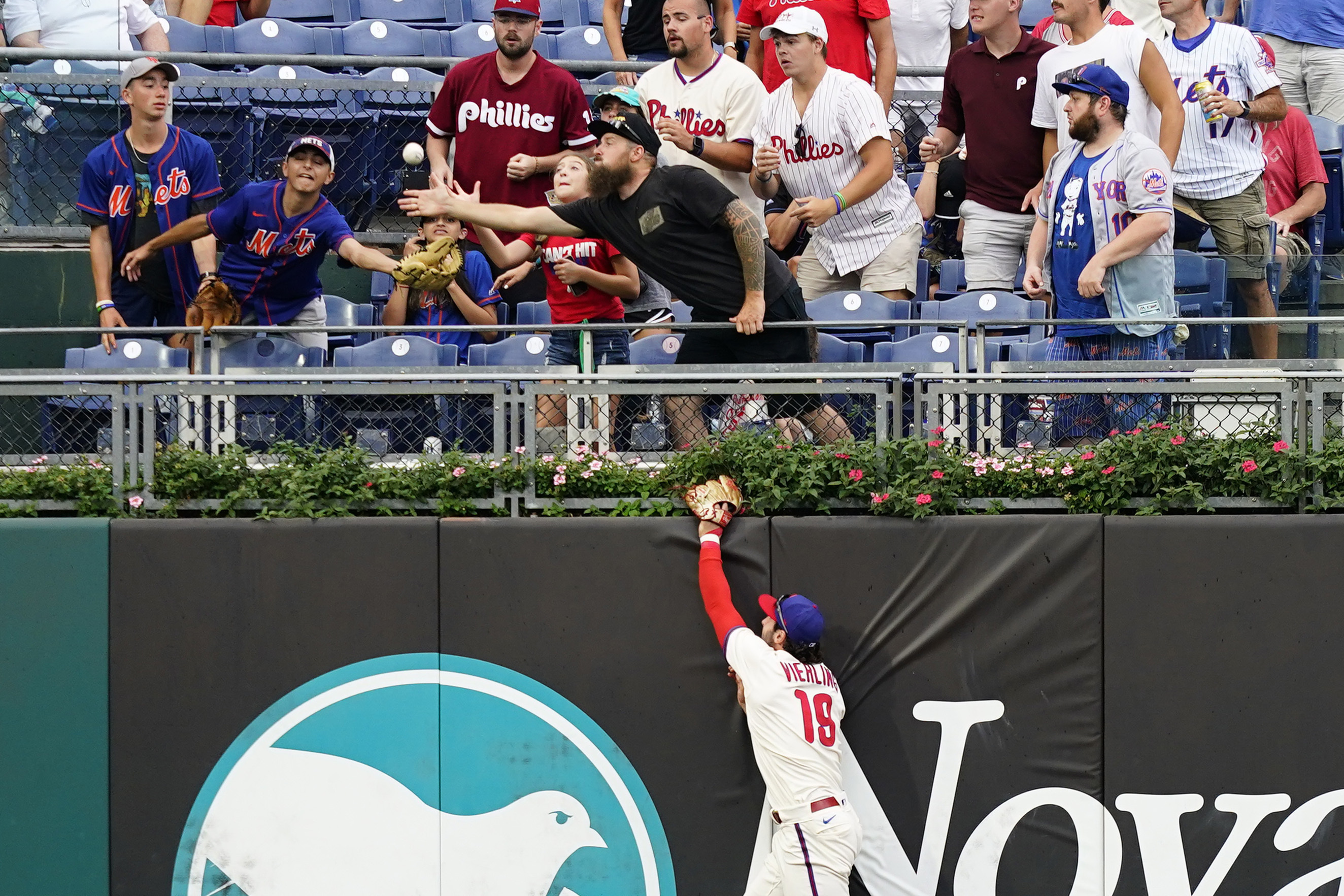 PHILLIES MATT VIERLING/CONNOR BROGDON BACKPACK DRIVE PUBLIC