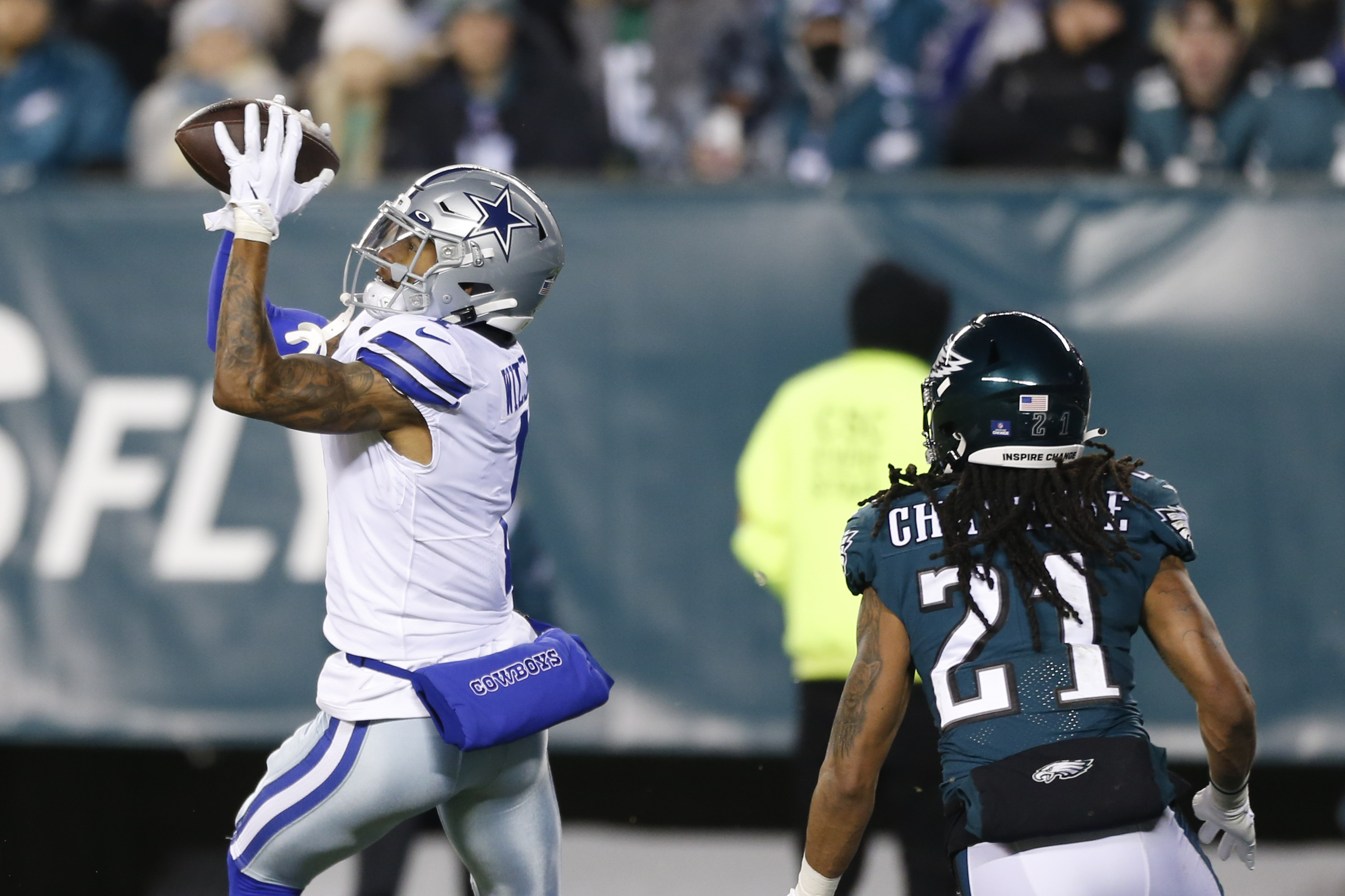 Dallas Cowboys Tony Romo gets set to throw a pass in the 3rd