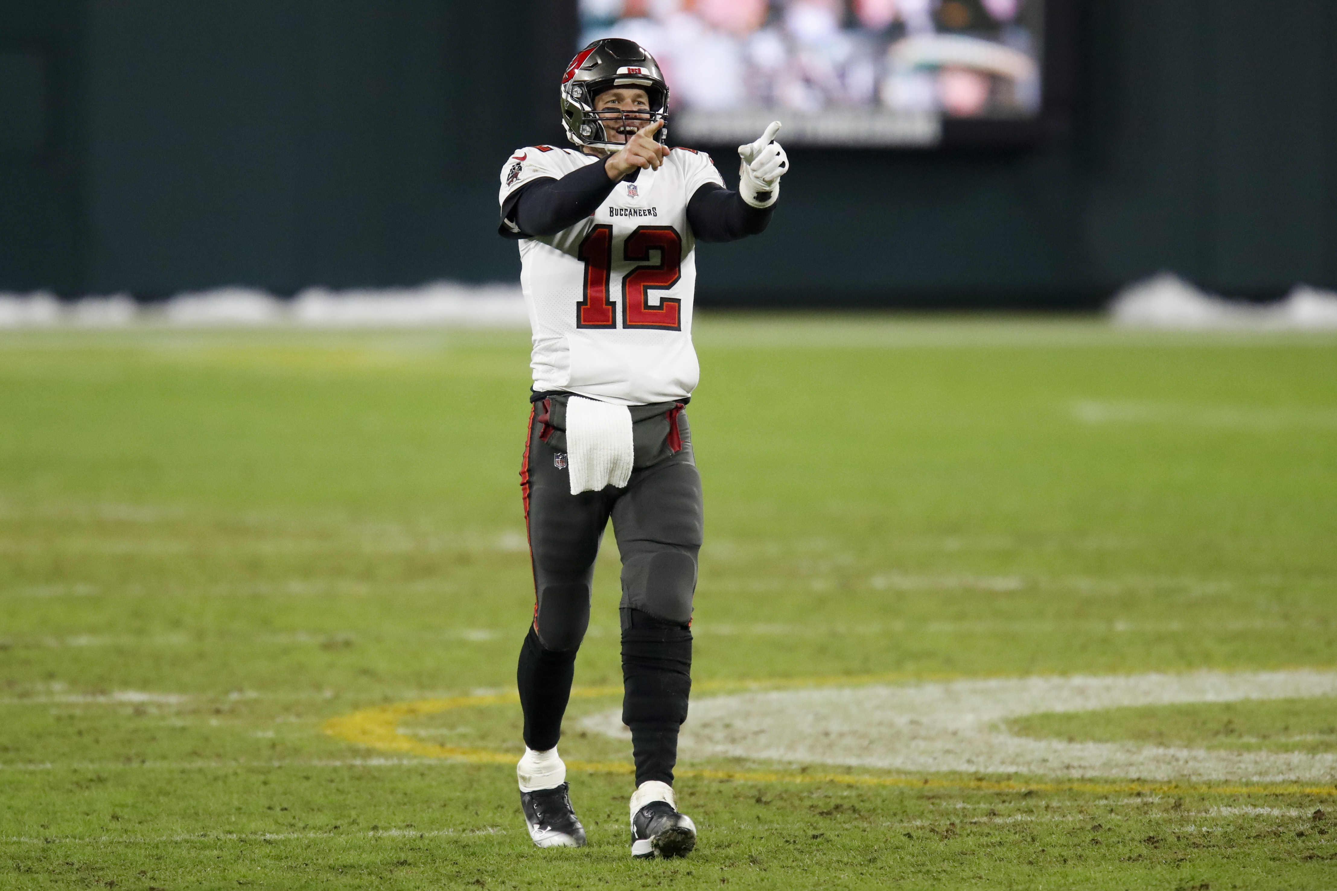 It's all in the details: Bucs receive one-of-a-kind Super Bowl ring to  represent historic hometown win